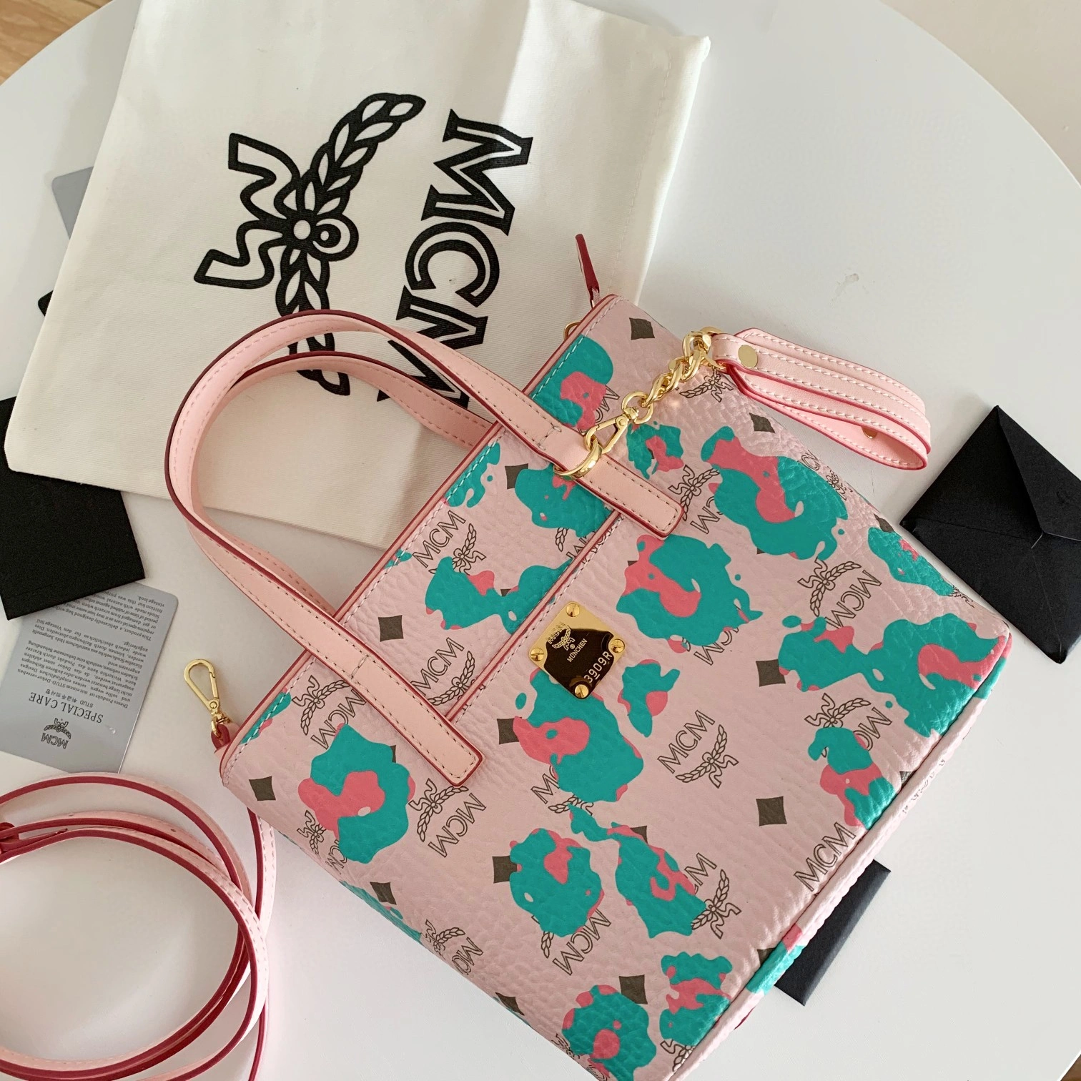 M*CM Top Bag 17*23*8cm MoistureWicking 9328