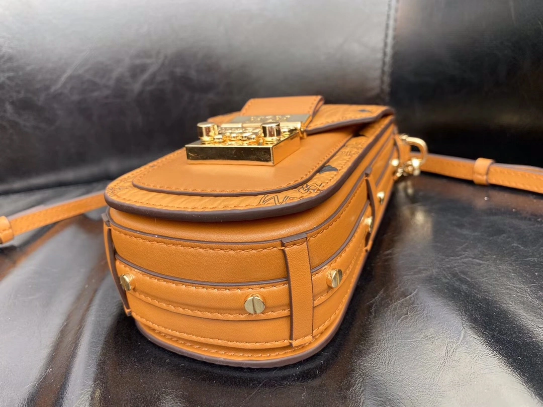 M*CM Top Bag 19*10*5cm Vibrant 9327