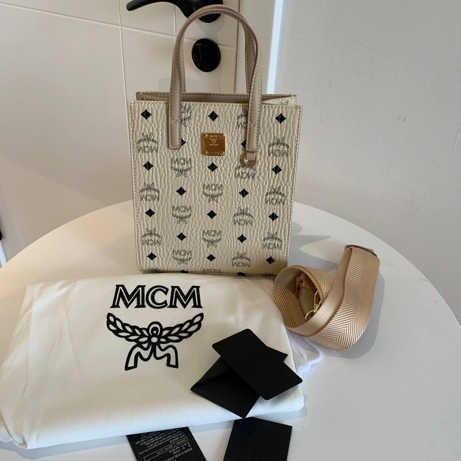 M*CMBag Top Quality 19.5*22*8.5cm Trendy 9320