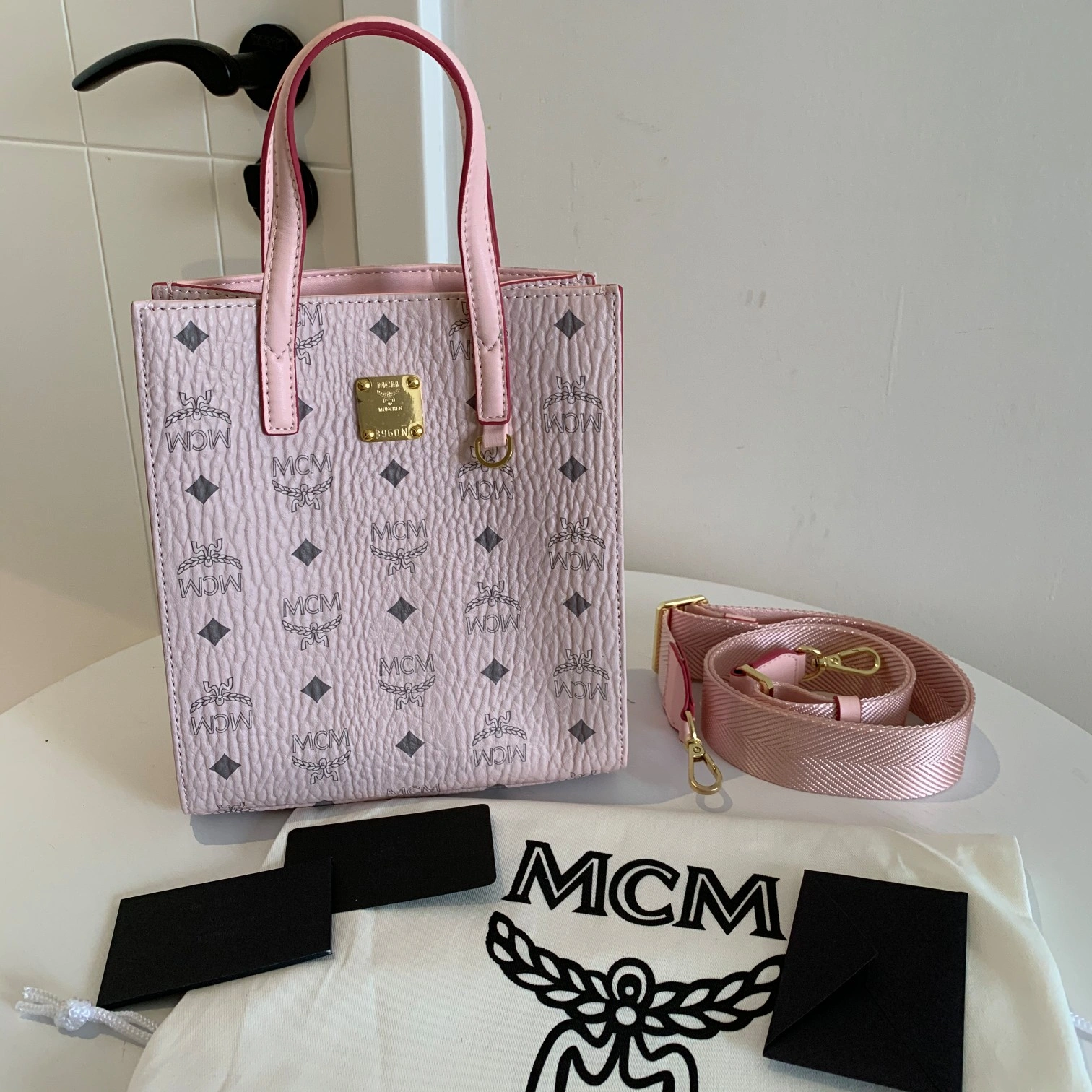 M*CMBag Top Quality 19.5*22*8.5cm Trendy 9320