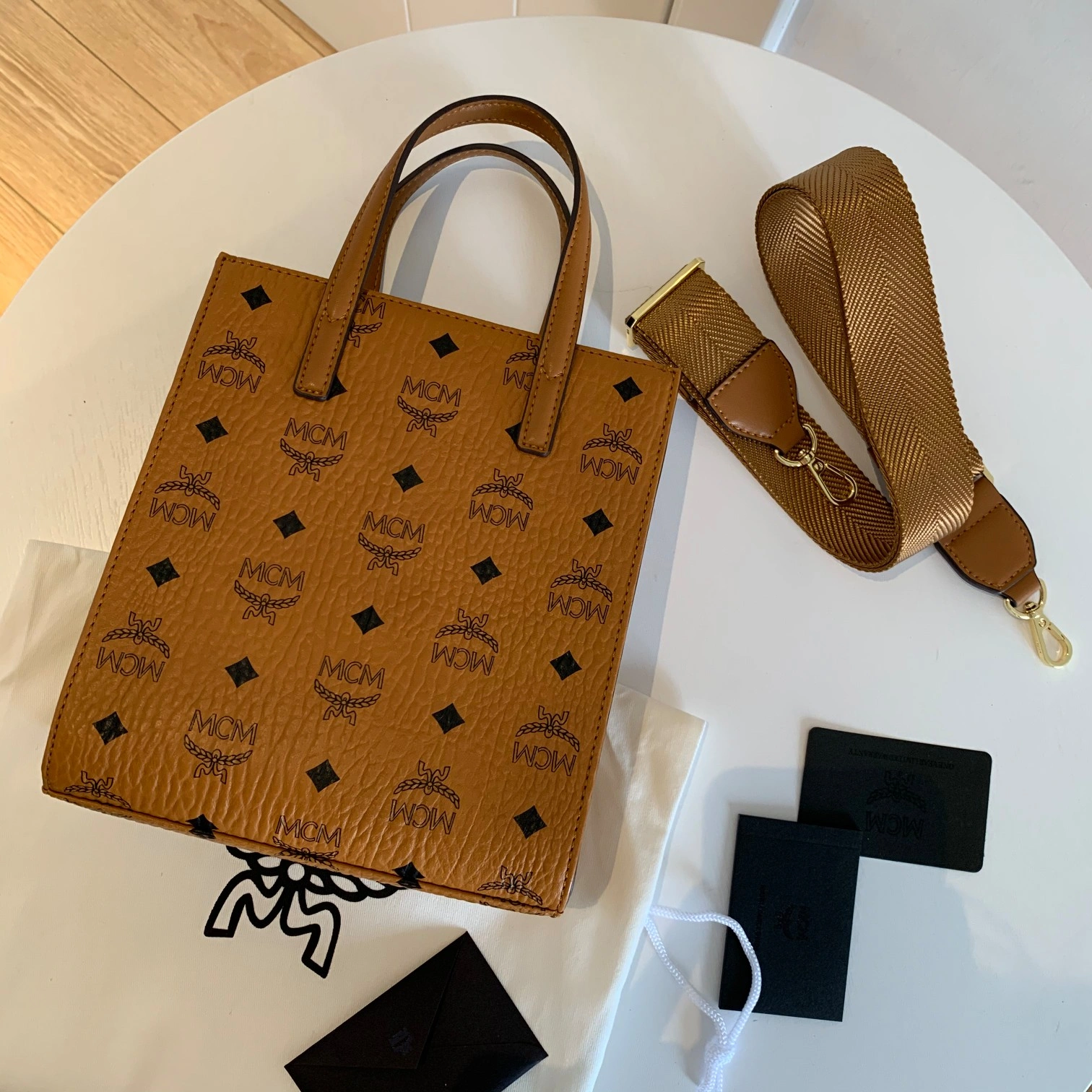 M*CMBag Top Quality 19.5*22*8.5cm Trendy 9320