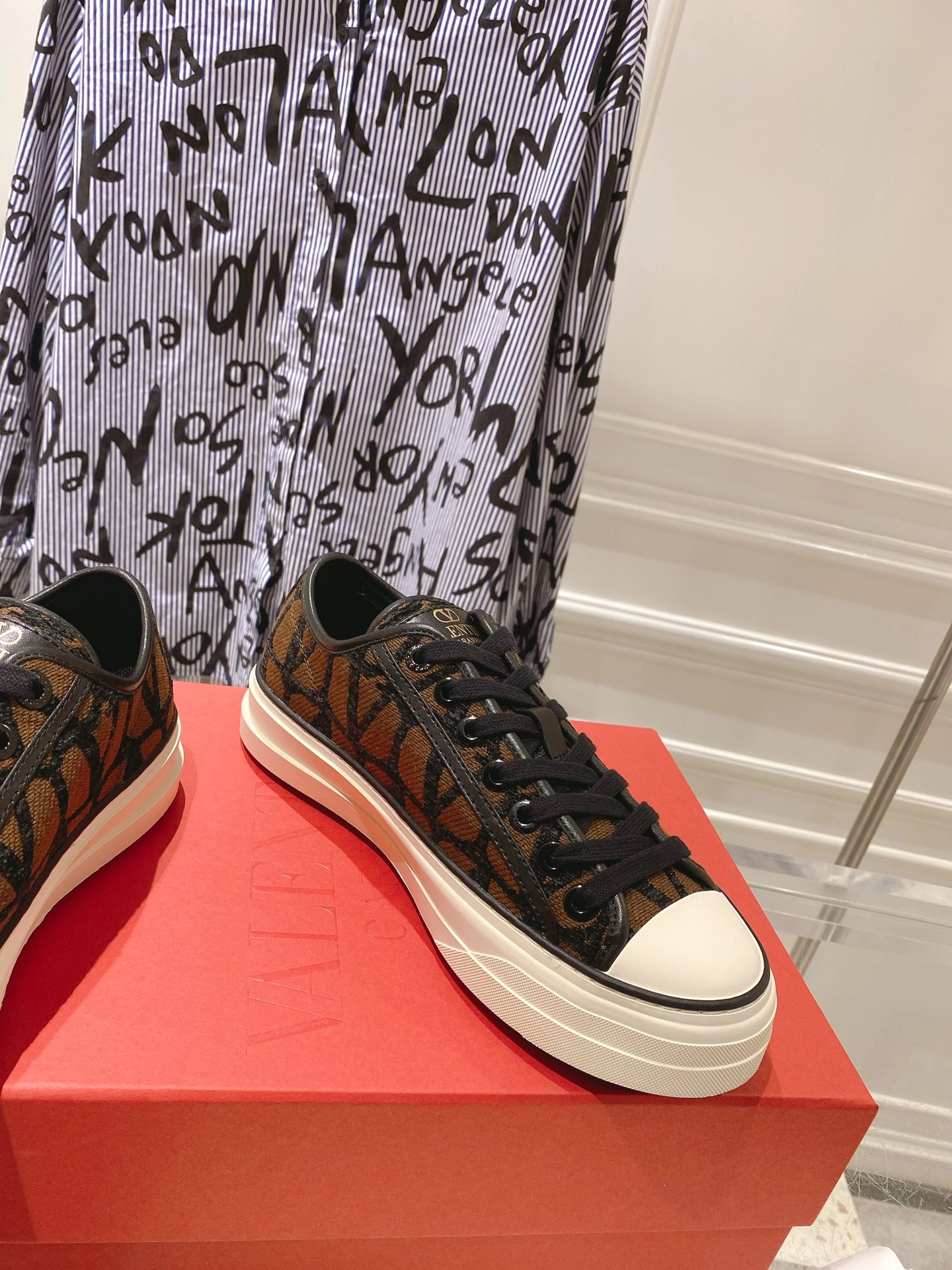 Snug Men And Women 𝑉*𝐴𝐿𝐸𝑁𝑇𝐼𝑁𝑂 Top Canvas Shoe CP 20230608- 7573