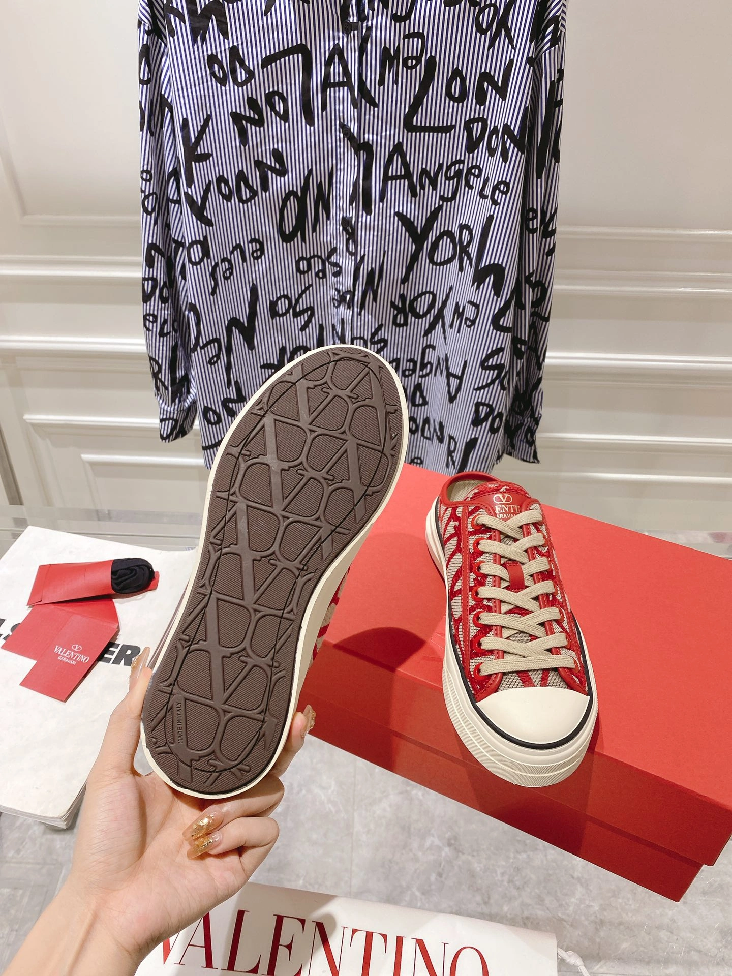 Men And Women 𝑉*𝐴𝐿𝐸𝑁𝑇𝐼𝑁𝑂 Top slippers CP 20230607- Resilient 7564