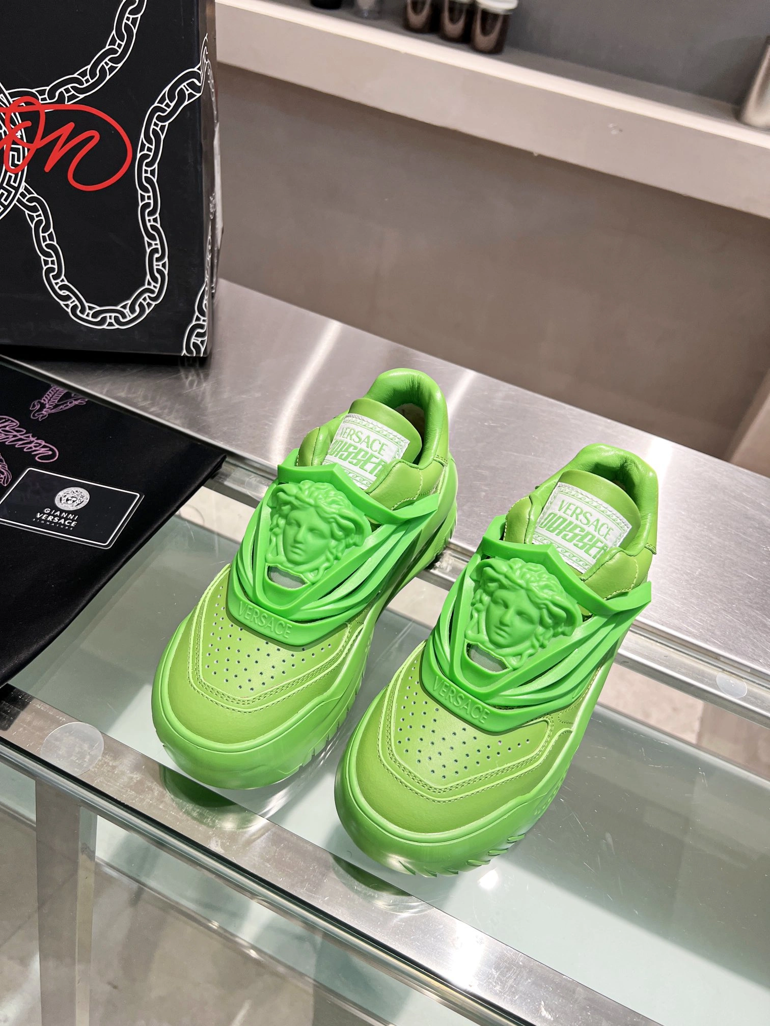 Affordable Men And Women V*ersace Top Sneakers CP 20230607- 6640