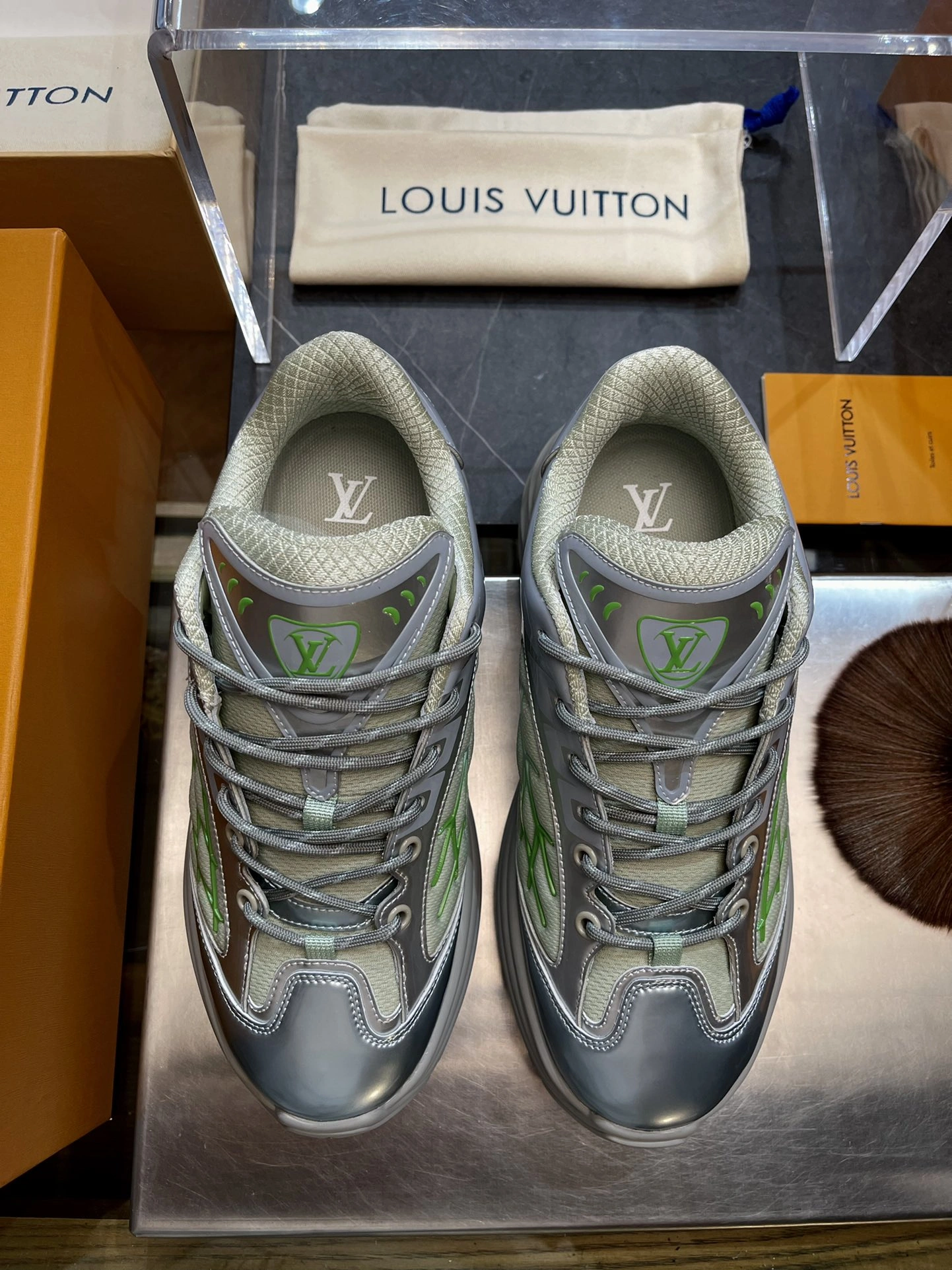 Classic Men L*ouis V*uitton Top Sneaker Discovery RR20231025- 3882