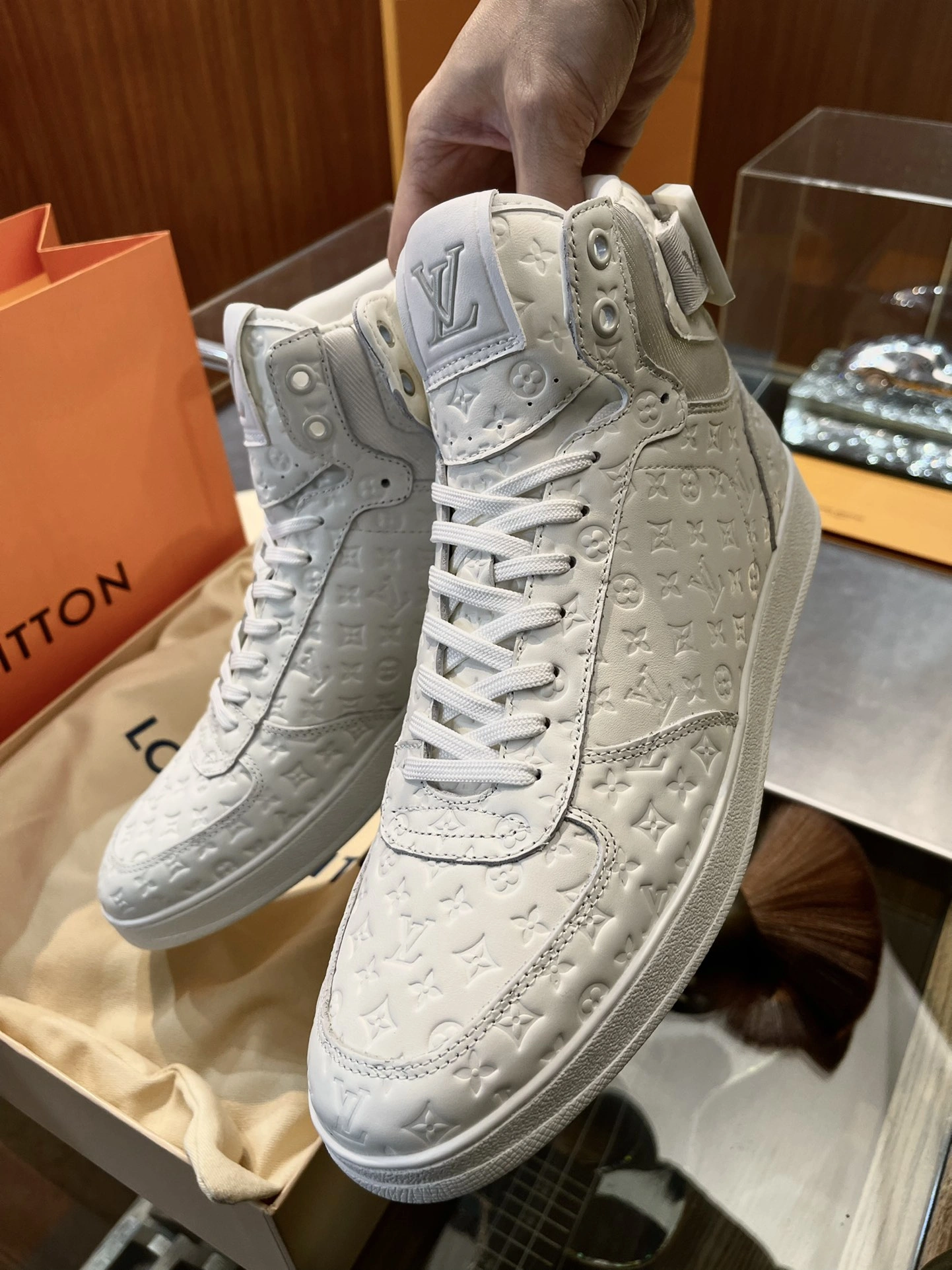 Fashionable Men L*ouis V*uitton Top Sneaker High RR20231221- 3878