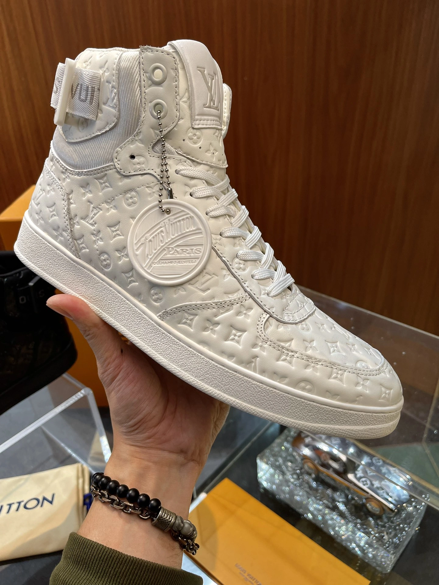 Fashionable Men L*ouis V*uitton Top Sneaker High RR20231221- 3878