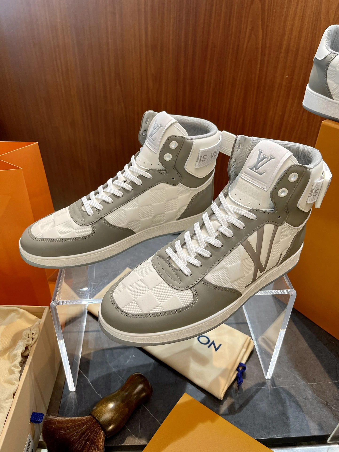 SmoothTexture Men L*ouis V*uitton Top Sneaker High RR20231221- 3875