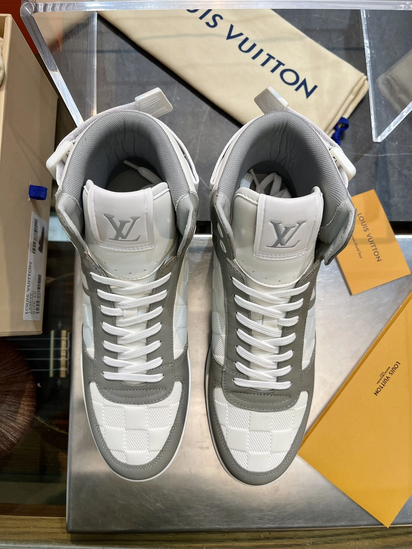 SmoothTexture Men L*ouis V*uitton Top Sneaker High RR20231221- 3875
