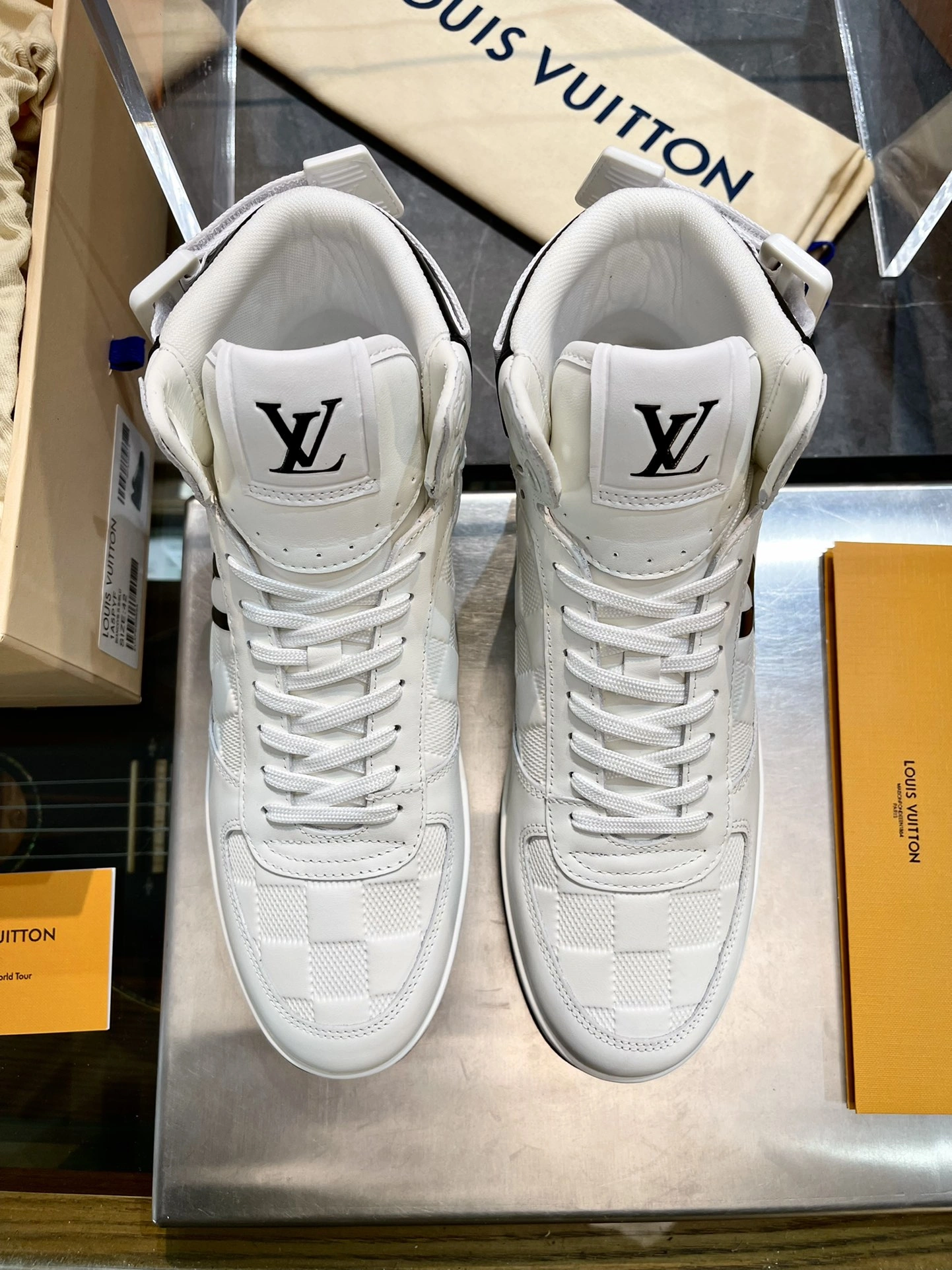 Casual Men L*ouis V*uitton Top Sneaker High RR20231221- 3872