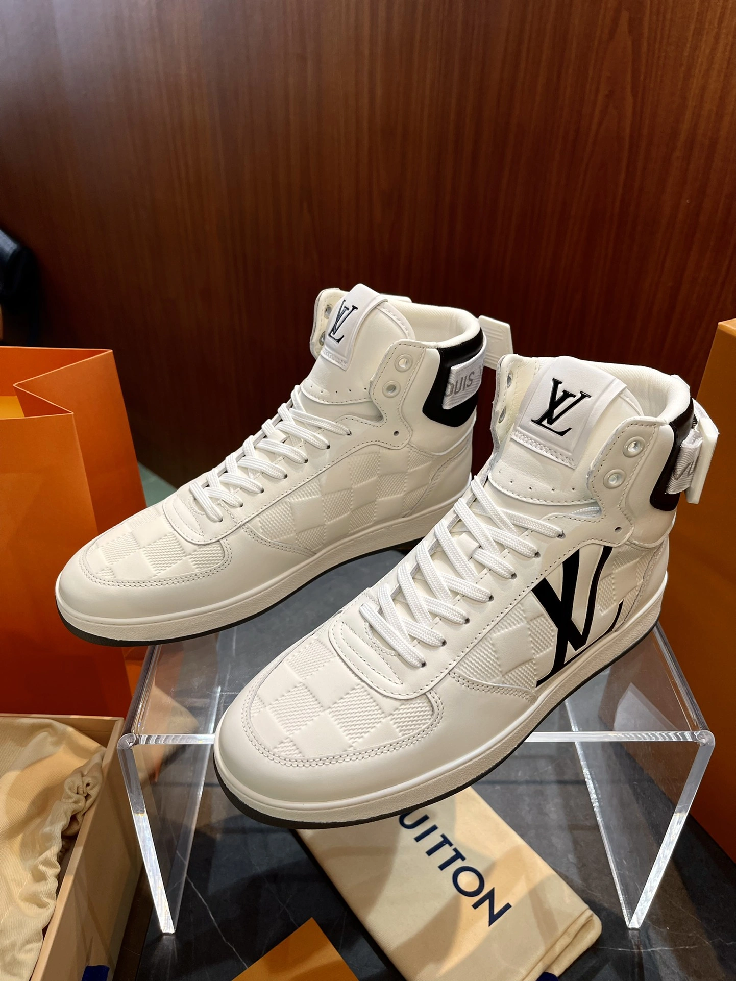 Casual Men L*ouis V*uitton Top Sneaker High RR20231221- 3872