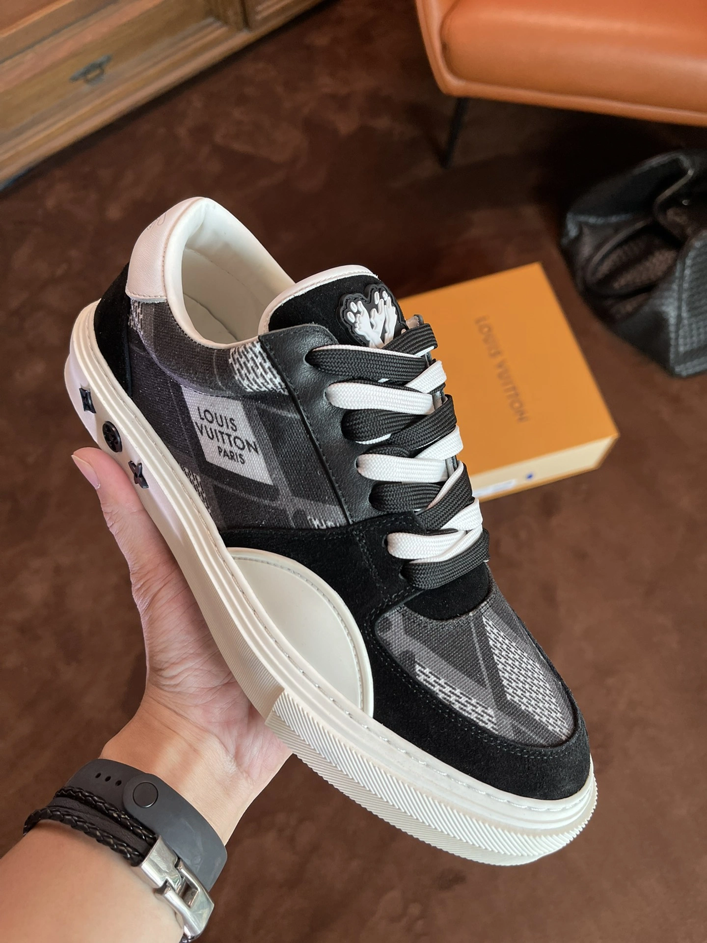 Comfortable Men L*ouis V*uitton Top Sneaker Ollie RR230330- 4063