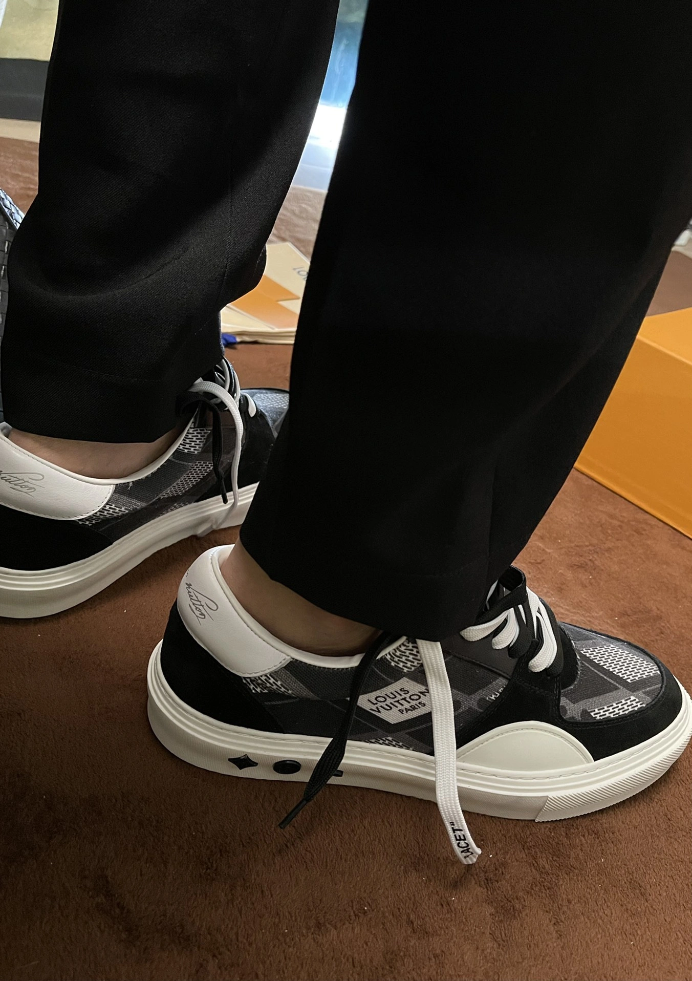 Comfortable Men L*ouis V*uitton Top Sneaker Ollie RR230330- 4063