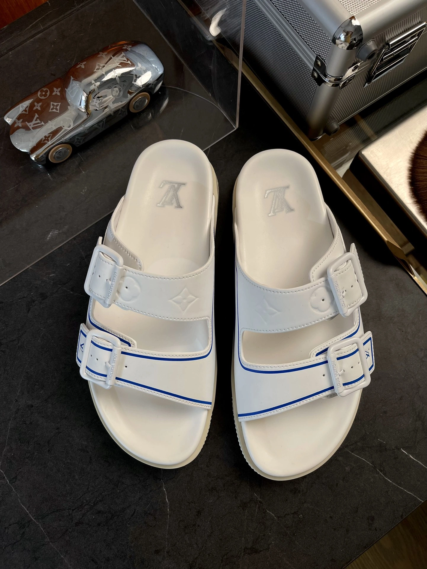 Youthful Men L*ouis V*uitton Top Sneaker Slippers RR230406- 4016