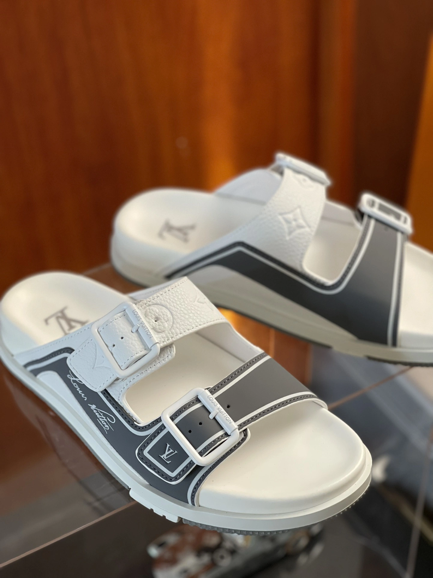 TechFriendly Men L*ouis V*uitton Top Sneaker Slippers RR230406- 4014