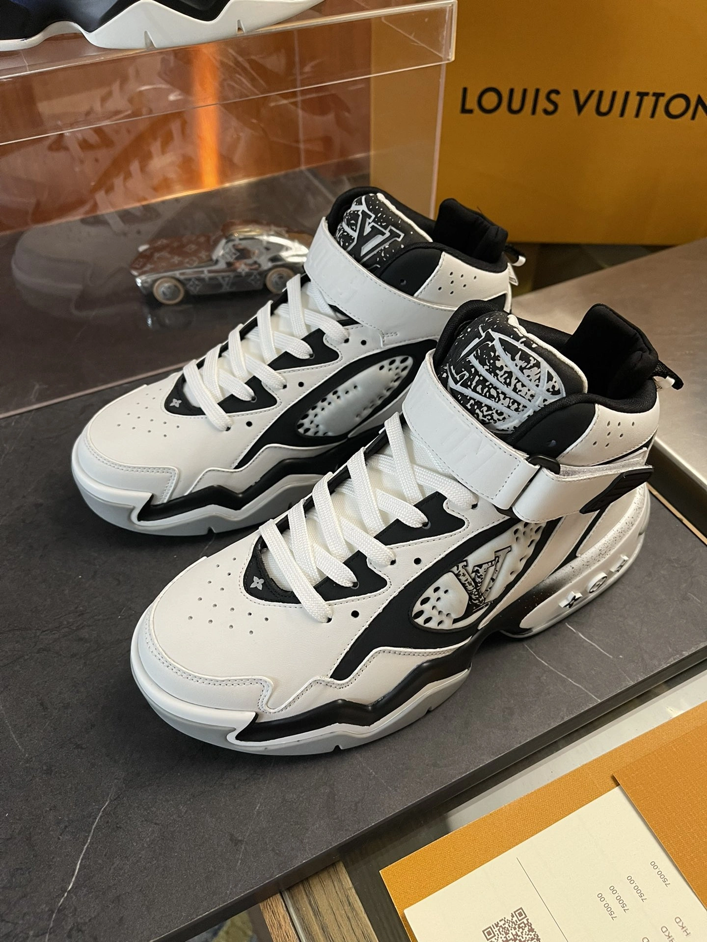 Lightweight Men L*ouis V*uitton Top Sneaker Trainer 2 RR230406- 4036