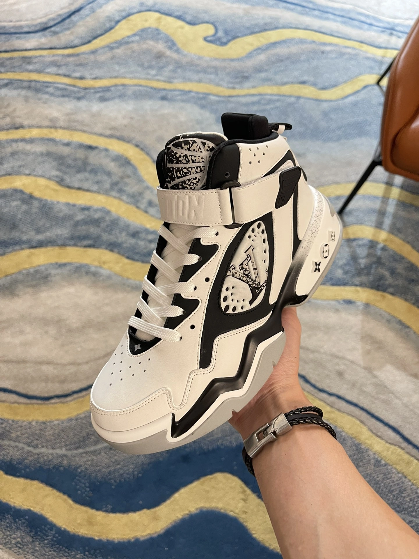 Lightweight Men L*ouis V*uitton Top Sneaker Trainer 2 RR230406- 4036