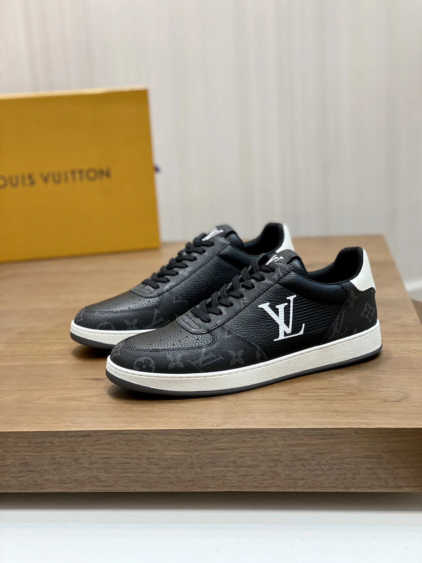 Men L*ouis V*uitton Top Sneaker Trainer CP 20230606- Stylish 3977