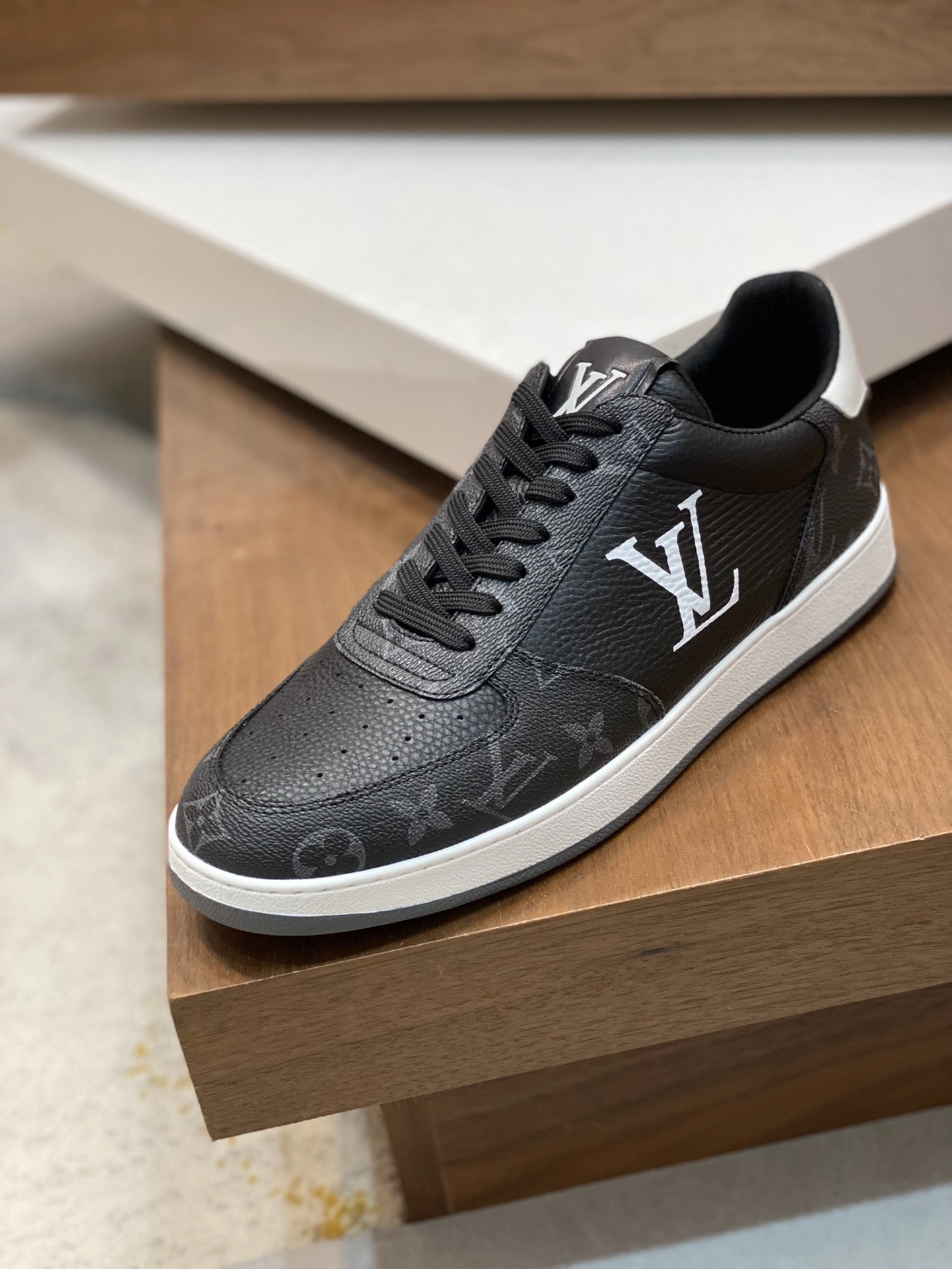 Men L*ouis V*uitton Top Sneaker Trainer CP 20230606- Stylish 3977