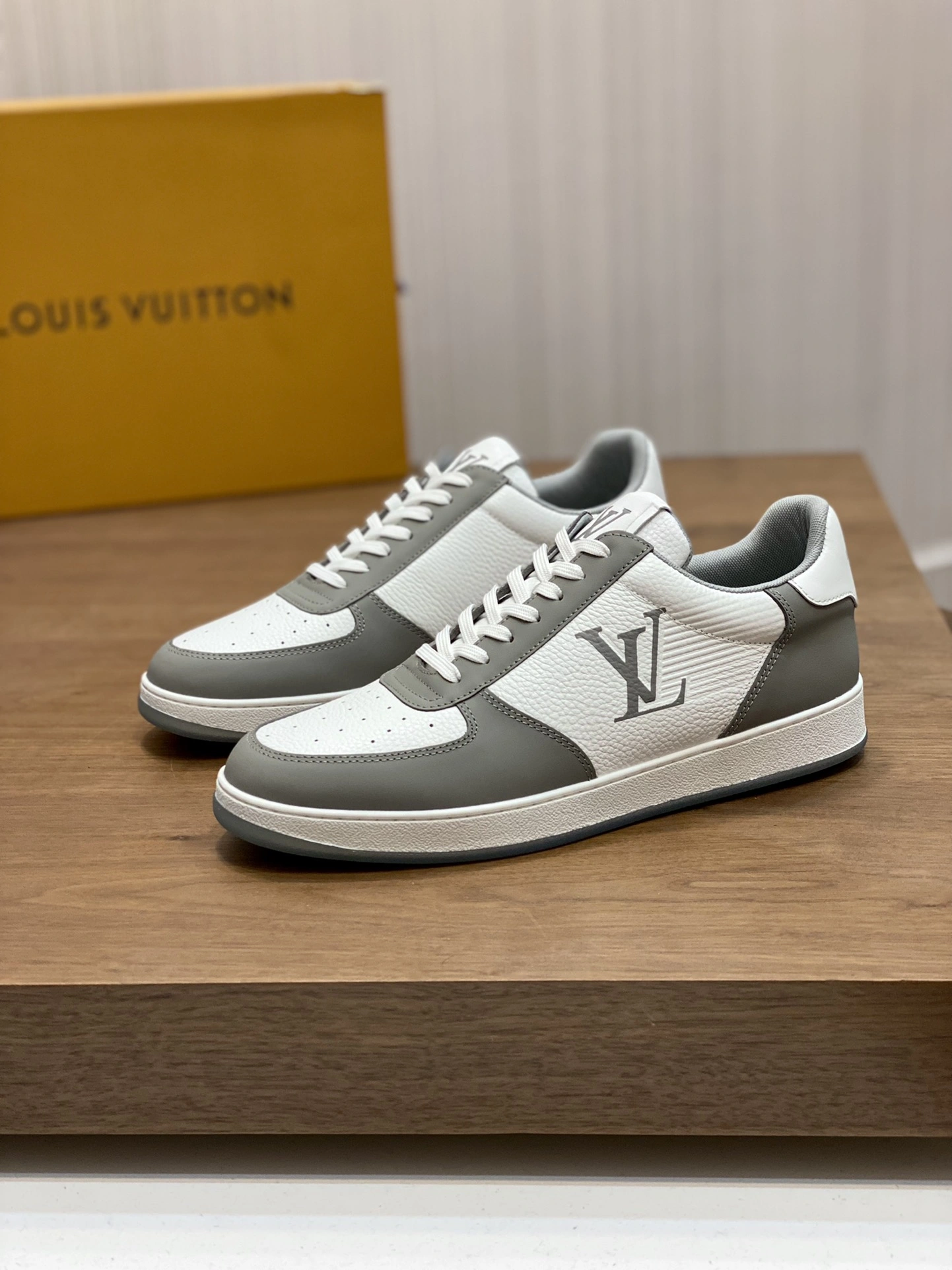 Men L*ouis V*uitton Top Sneaker Trainer CP 20230606- MoistureWicking 3976