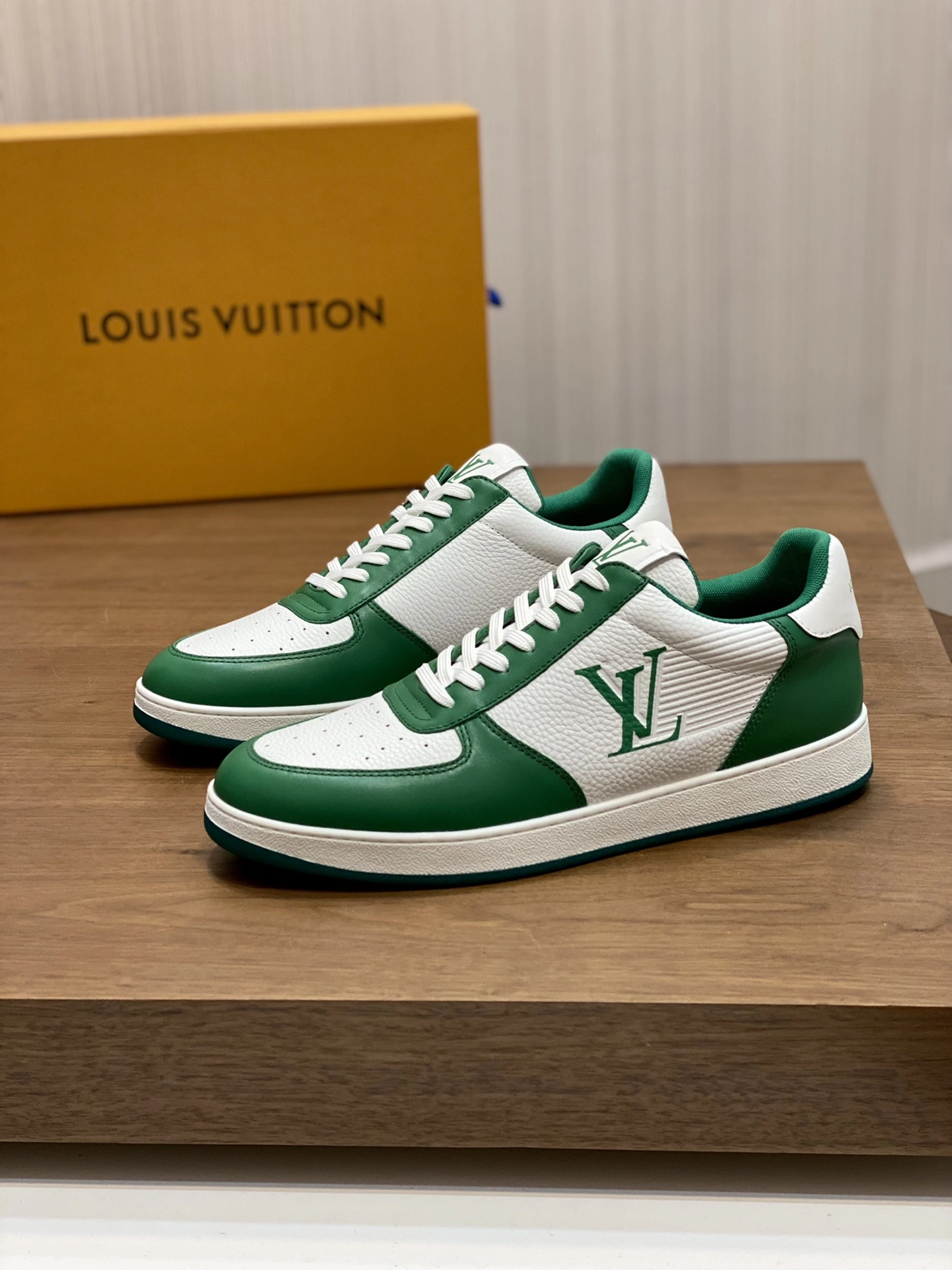 Vibrant Men L*ouis V*uitton Top Sneaker Trainer CP 20230606- 3974