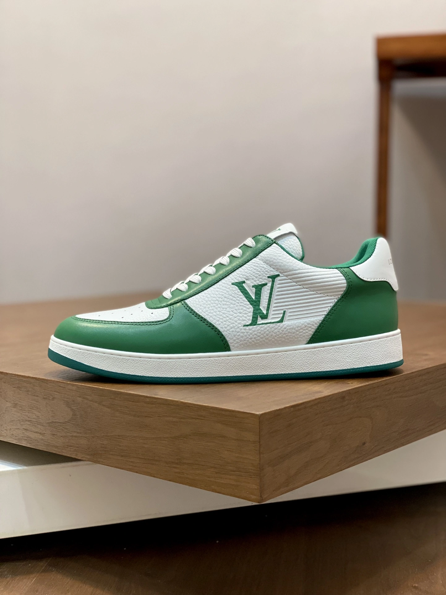 Vibrant Men L*ouis V*uitton Top Sneaker Trainer CP 20230606- 3974
