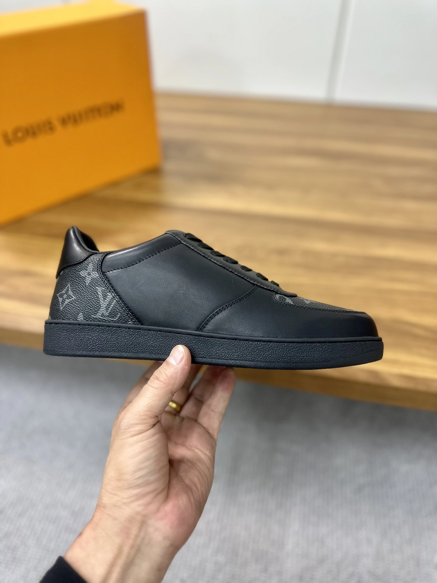 Men L*ouis V*uitton Top Sneaker Trainer CP 20230614- FashionForward 3934