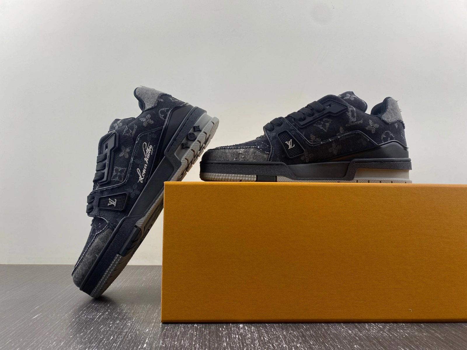 TechFriendly Men L*ouis V*uitton Top Sneaker Trainer MK20240320- 3865