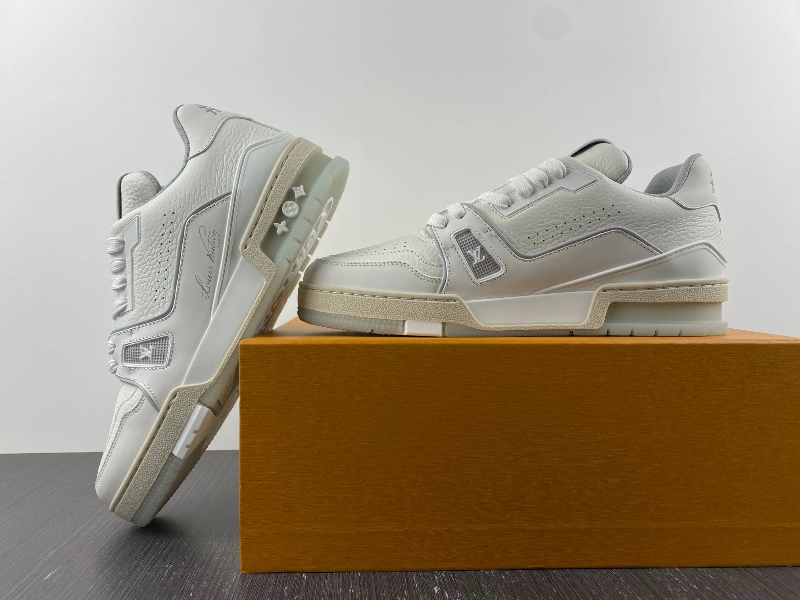 FlexibleFit Men L*ouis V*uitton Top Sneaker Trainer MK221114- 4121