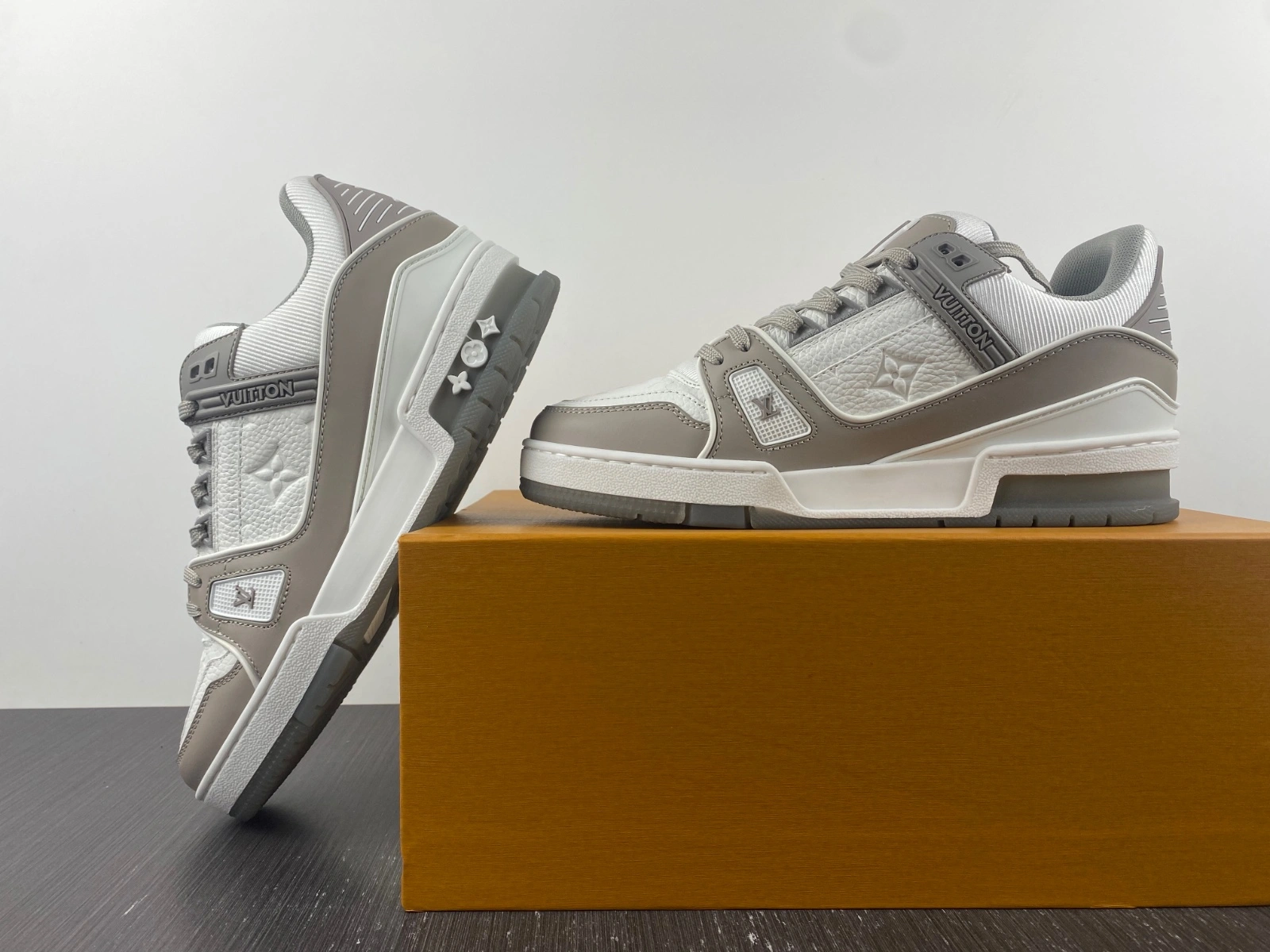 Resilient Men L*ouis V*uitton Top Sneaker Trainer MK221114- 4120