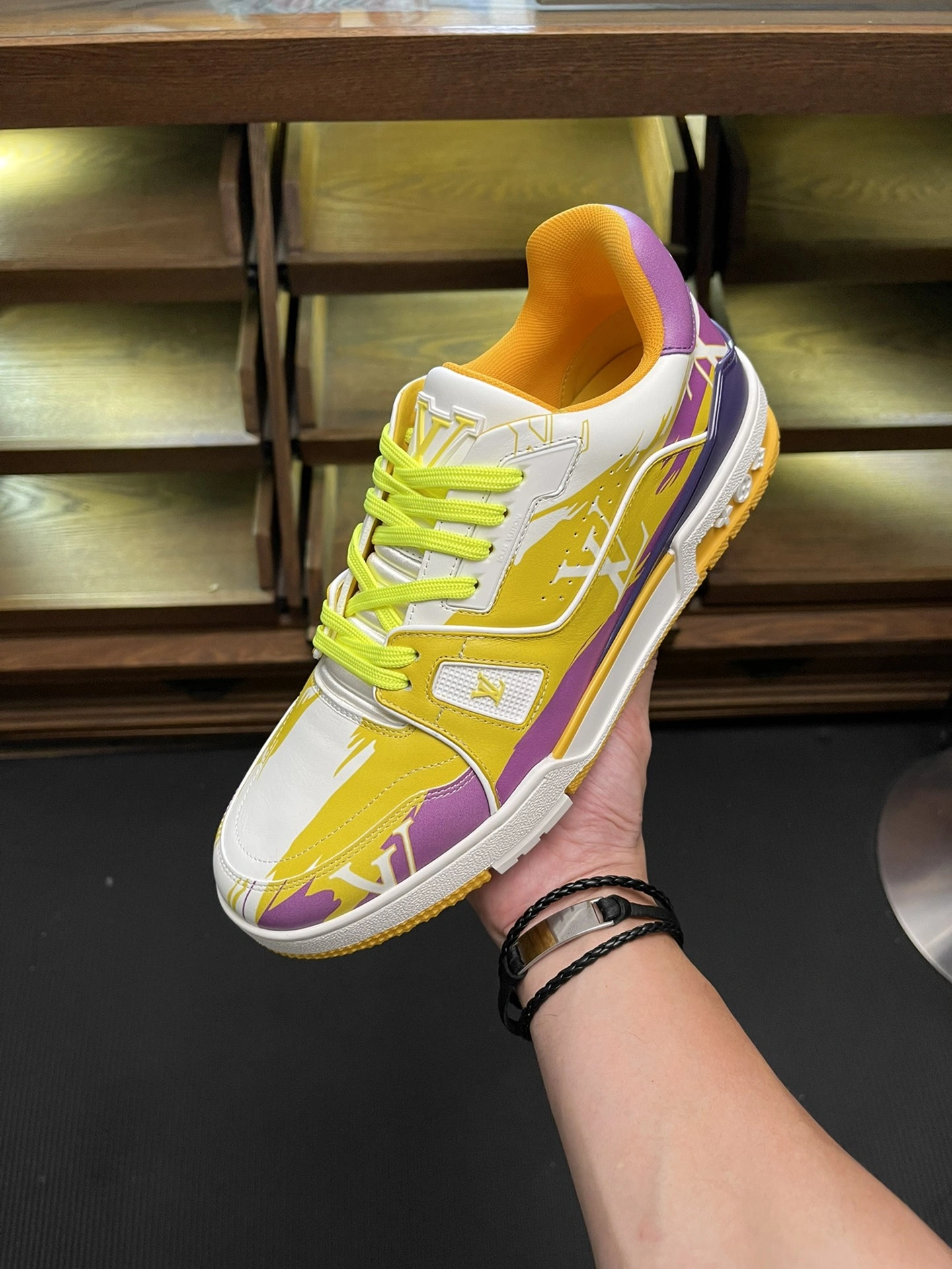 HighQuality Men L*ouis V*uitton Top Sneaker Trainer RR230330- 4054