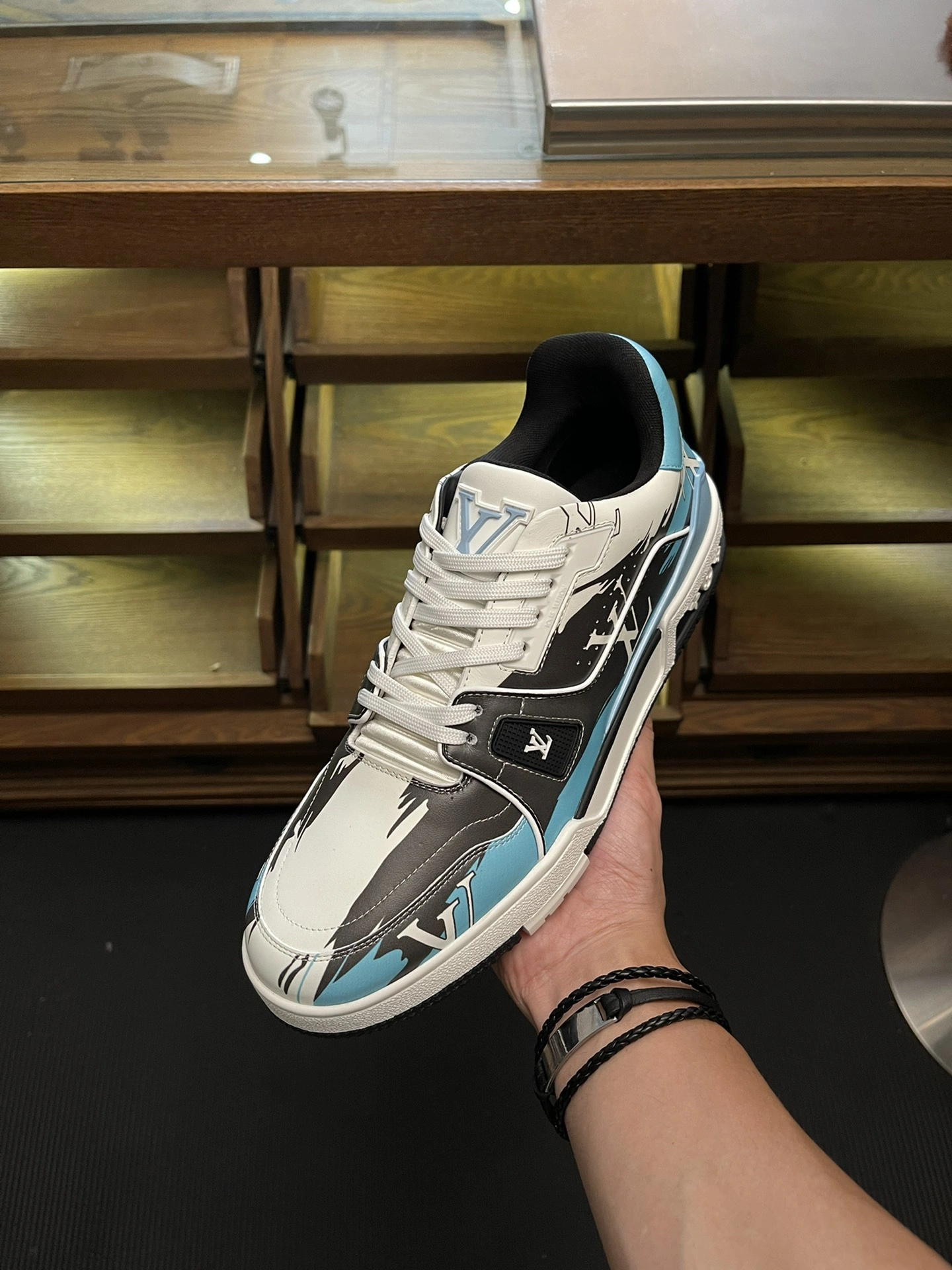 Cozy Men L*ouis V*uitton Top Sneaker Trainer RR230330- 4053