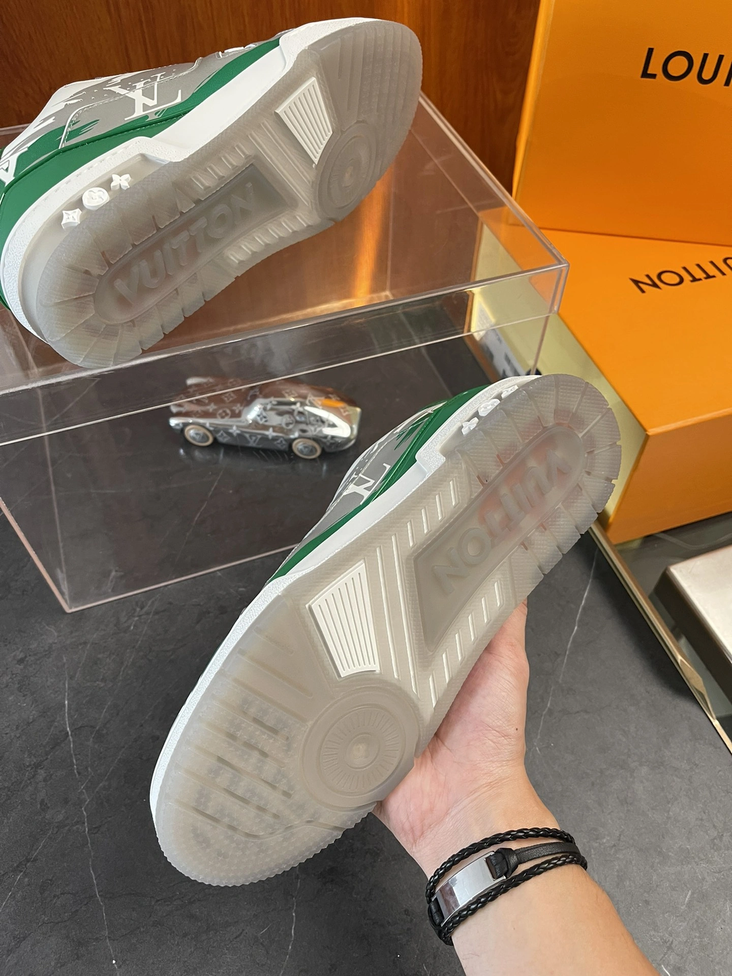 FastDry Men L*ouis V*uitton Top Sneaker Trainer RR230330- 4051