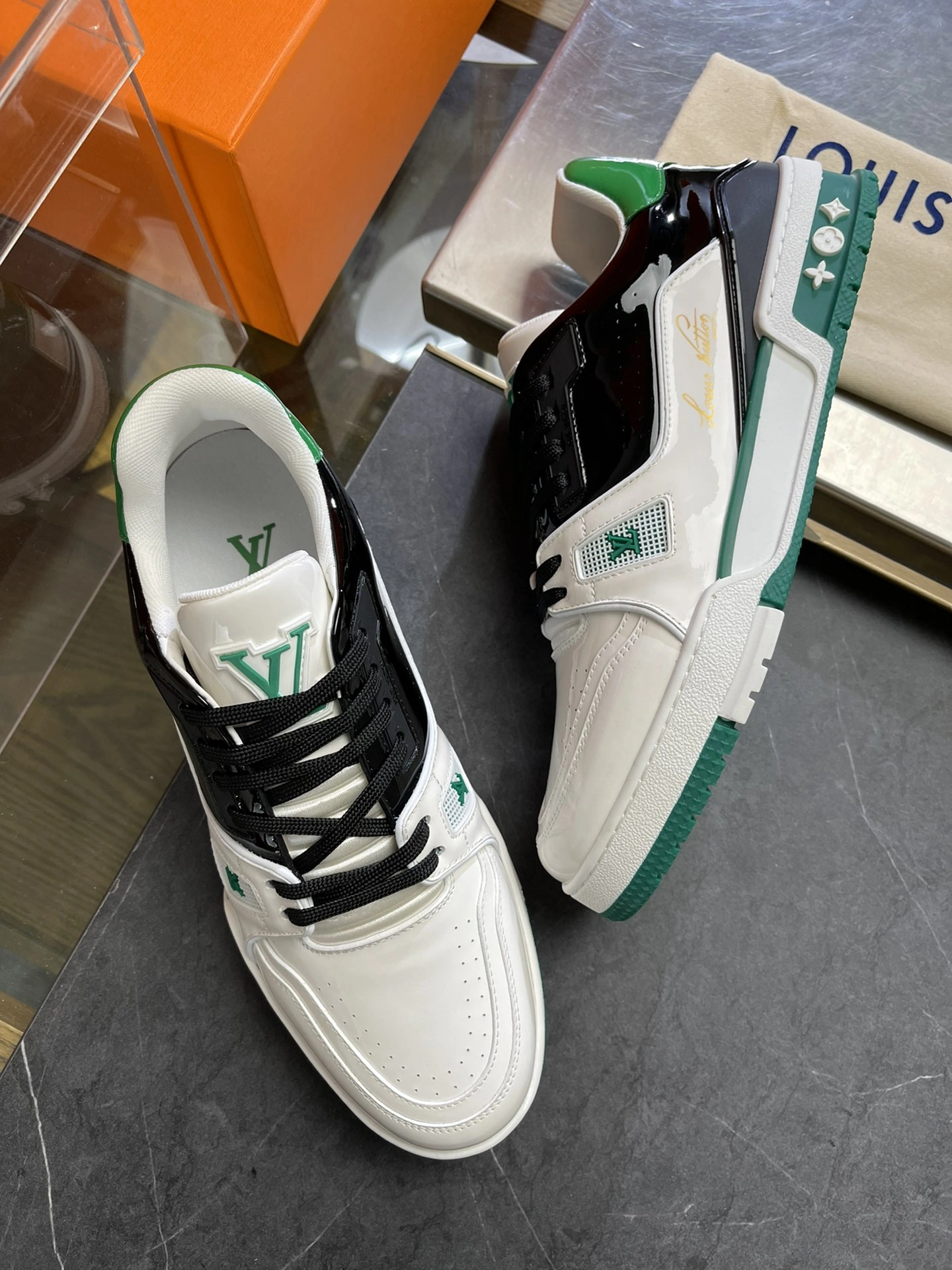 Breathable Men L*ouis V*uitton Top Sneaker Trainer RR230330- 4050