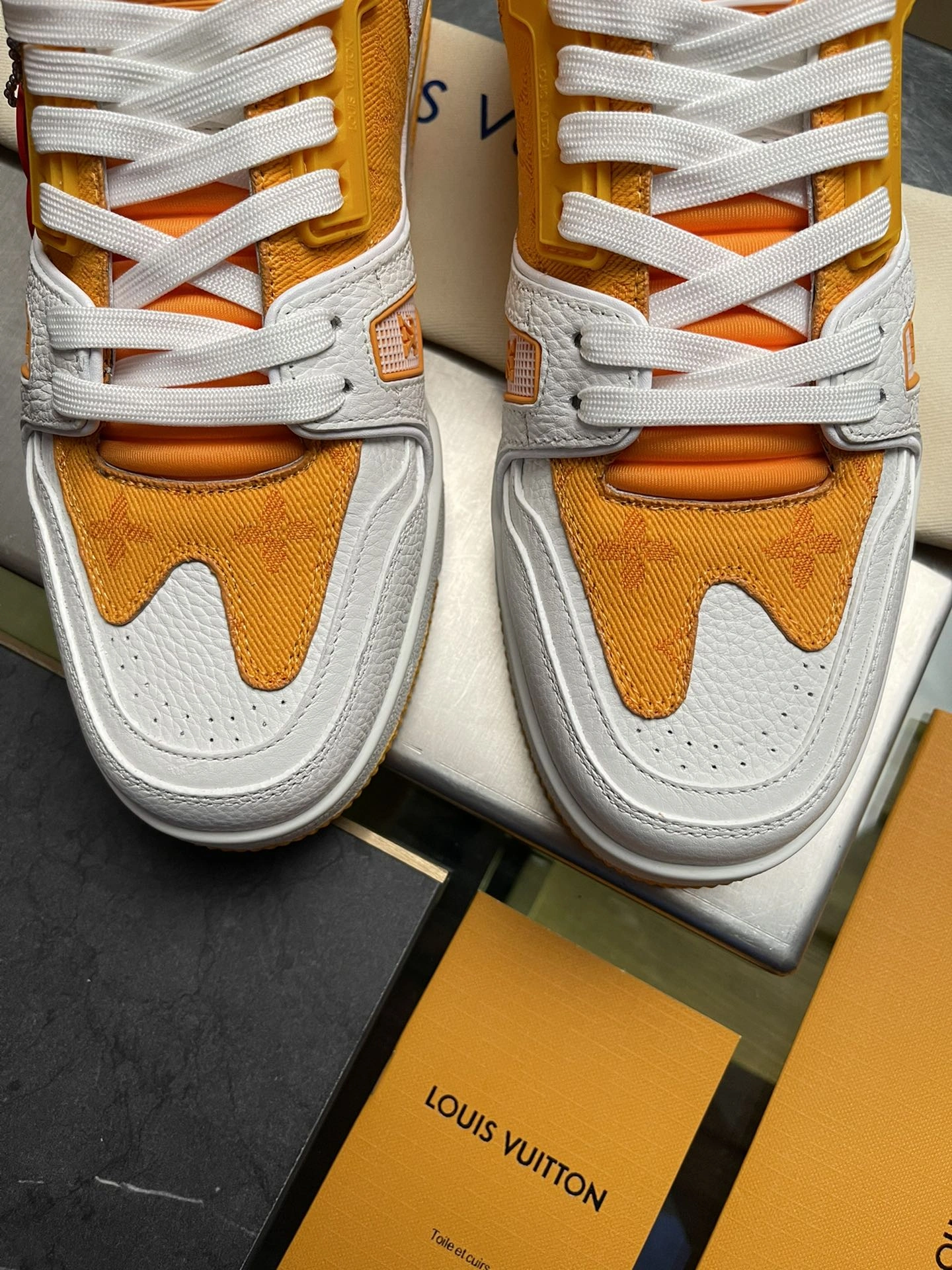 Men L*ouis V*uitton Top Sneaker Trainer RR230330- Unique 4044
