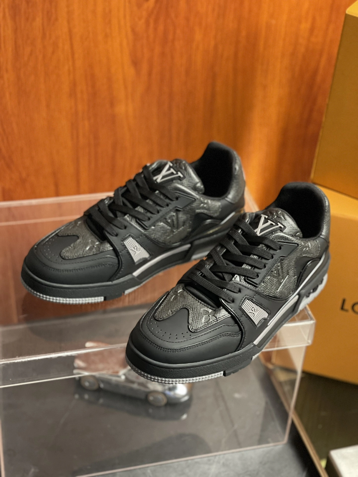 Men L*ouis V*uitton Top Sneaker Trainer RR230330- SmoothTexture 4042