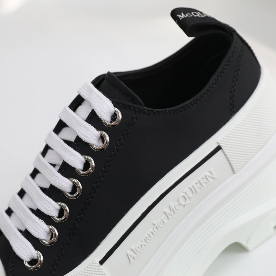 WellDesigned Men Women A*lexander M*cqueen Top Sneaker 3127