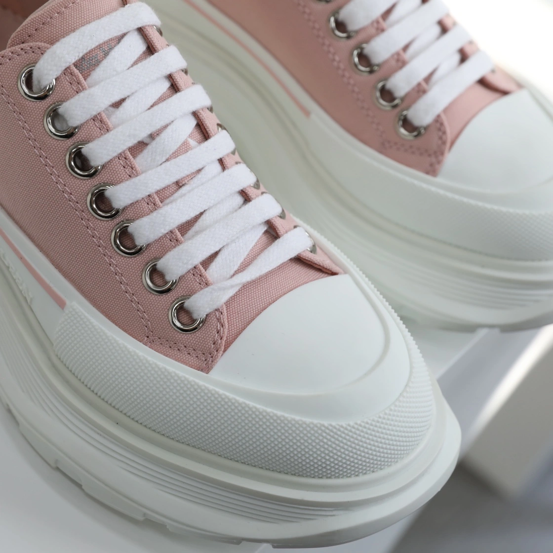 Resilient Men Women A*lexander M*cqueen Top Sneaker 3122