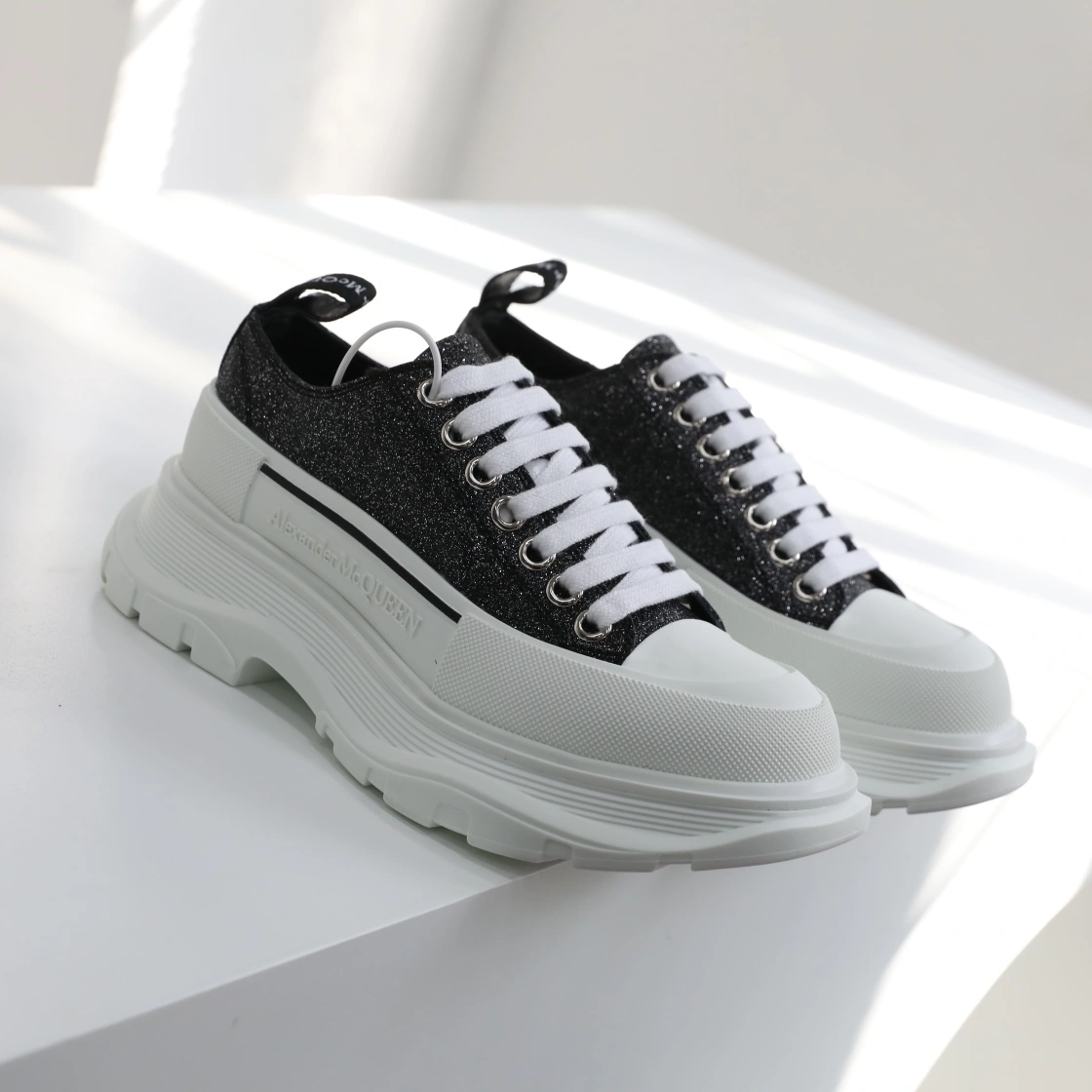 Sustainable Men Women A*lexander M*cqueen Top Sneaker 3123