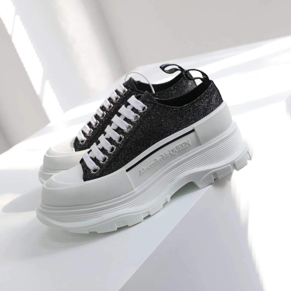 Sustainable Men Women A*lexander M*cqueen Top Sneaker 3123