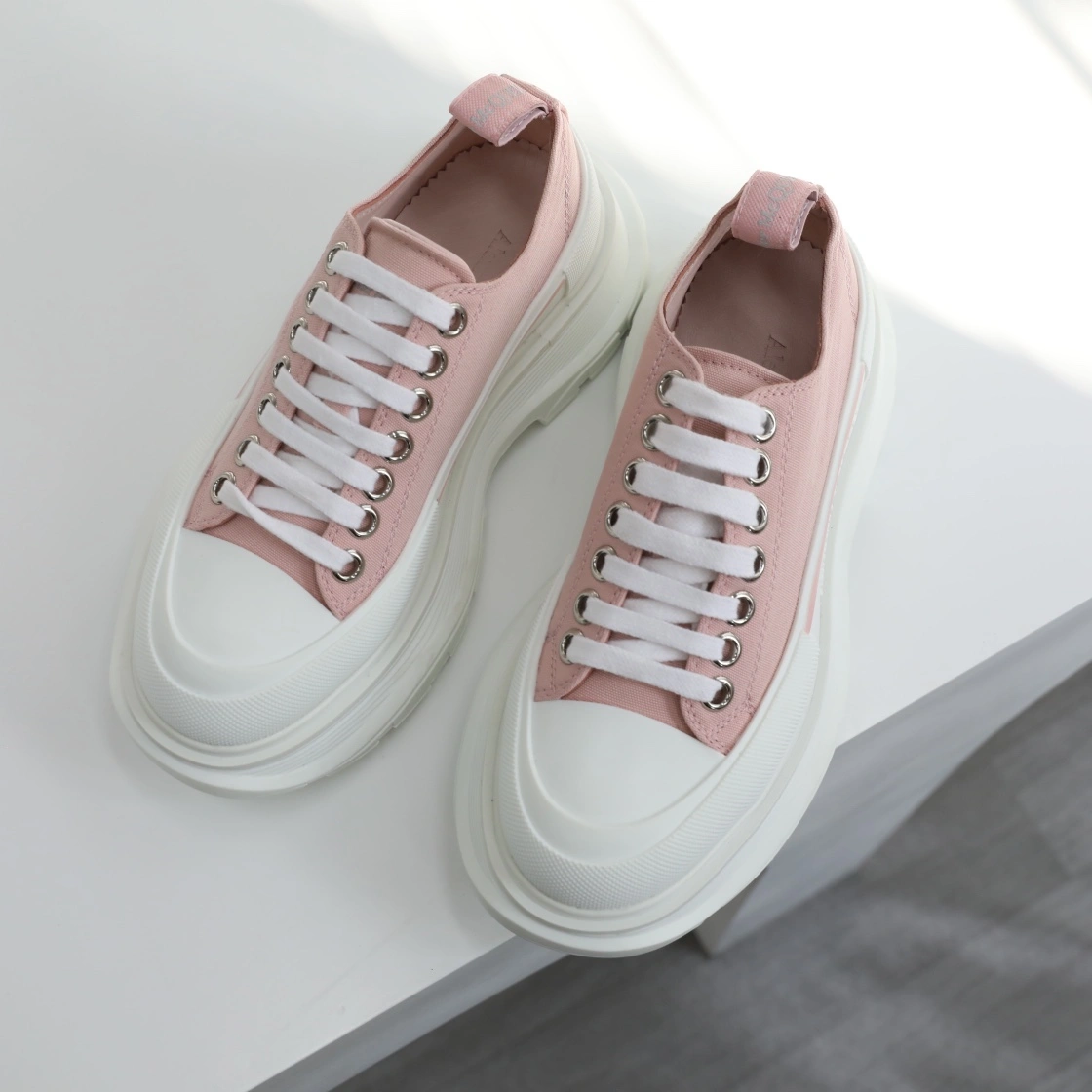 Resilient Men Women A*lexander M*cqueen Top Sneaker 3122