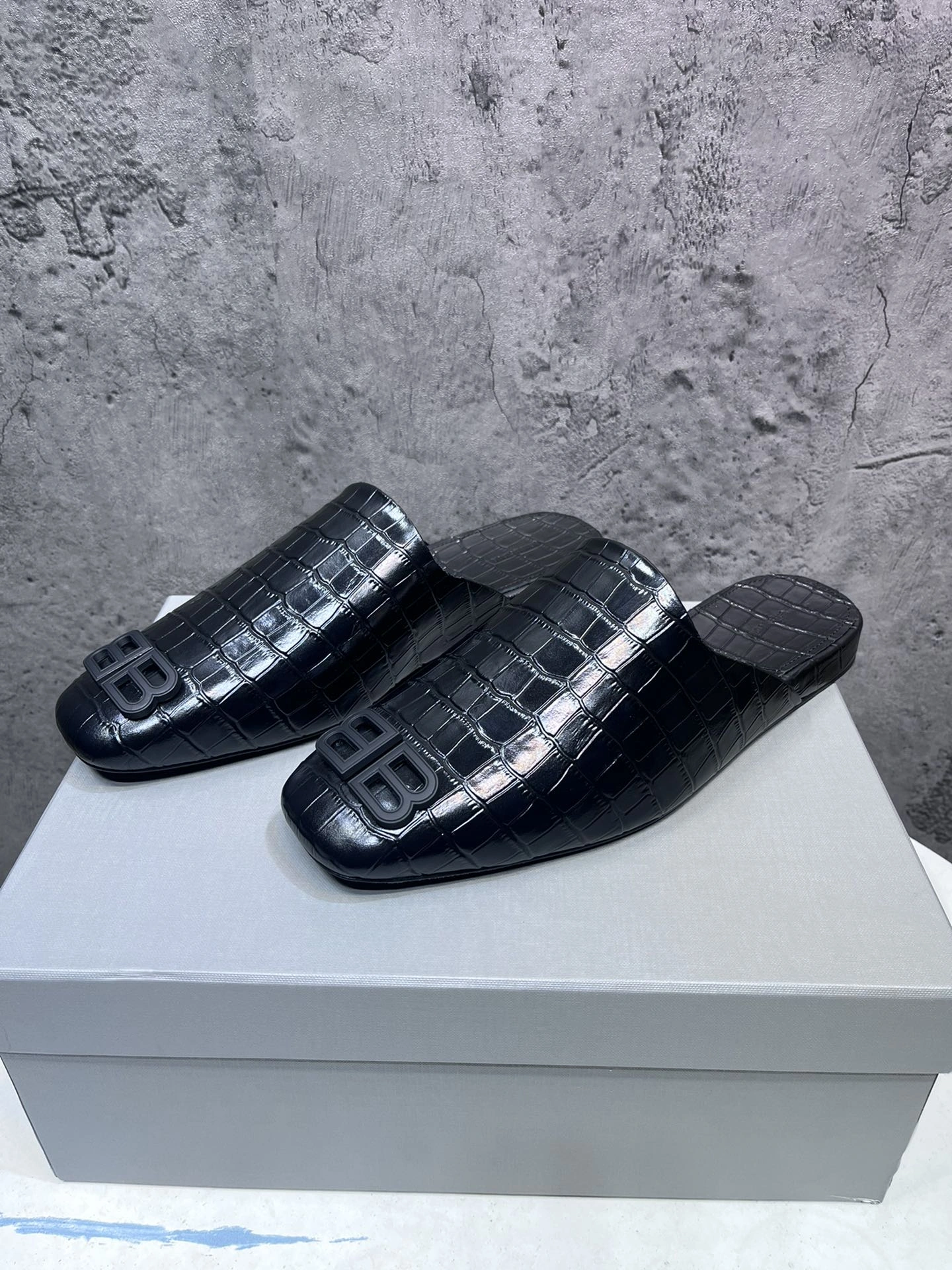 Trendsetting Men Women B*alenciaga Top Slippers CP230310- 4495