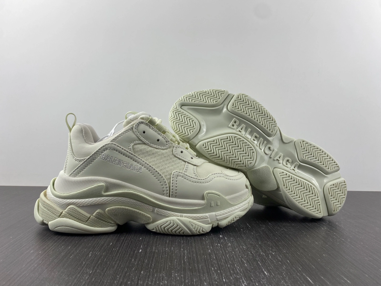 Men Women B*alenciaga Top Sneaker Triple s AM221111- Cozy 4536