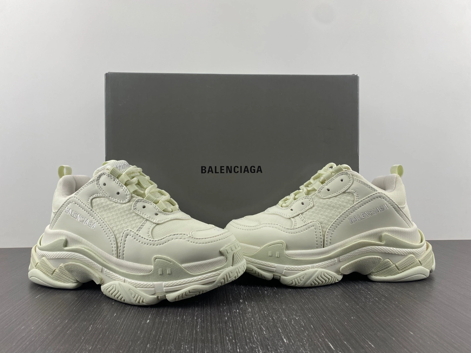 Men Women B*alenciaga Top Sneaker Triple s AM221111- Cozy 4536