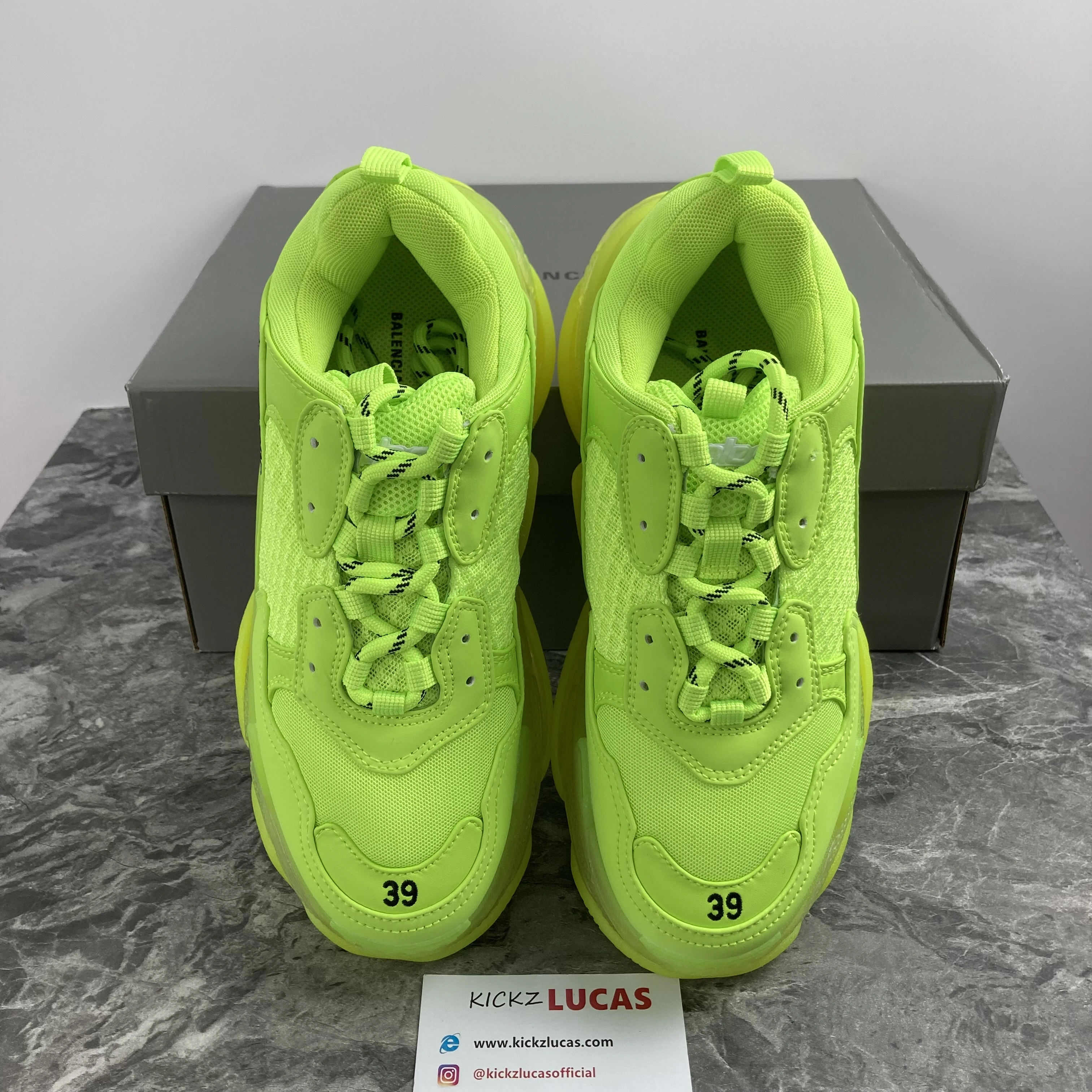 Men Women B*alenciaga Triples Top Sneaker AM230325- FashionForward 4479