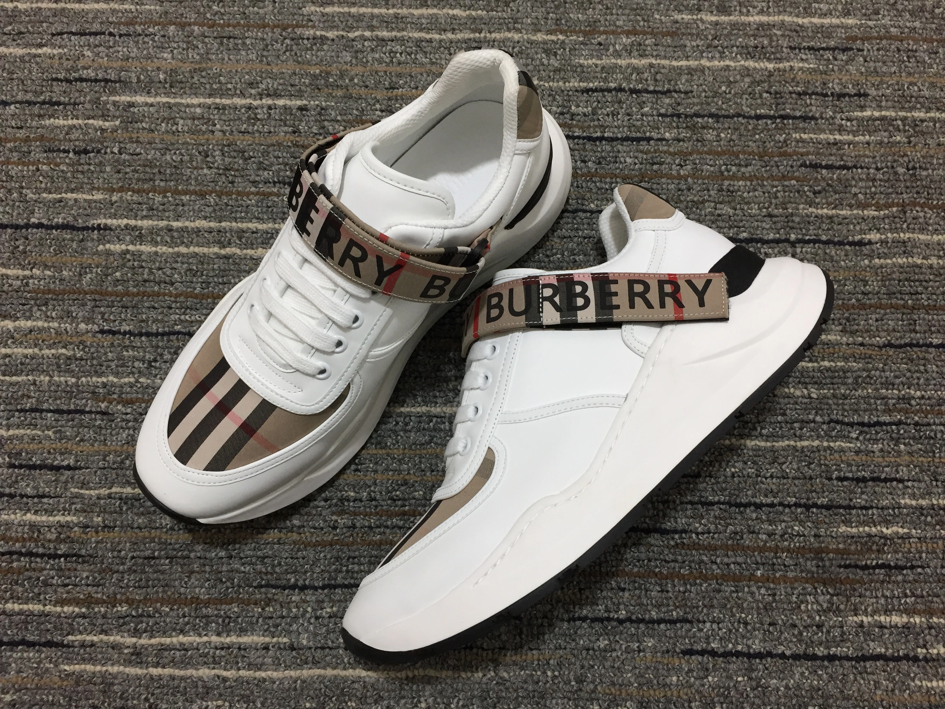 TechFriendly Men Women B*urberry Top Sneaker 6295