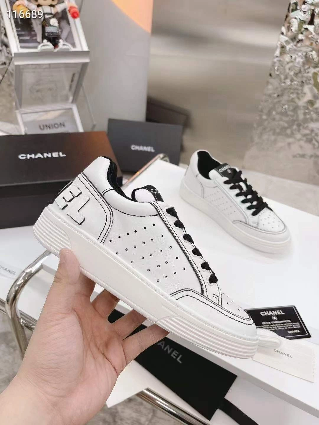 Snug Men Women C*hanel Top Sneaker 6732