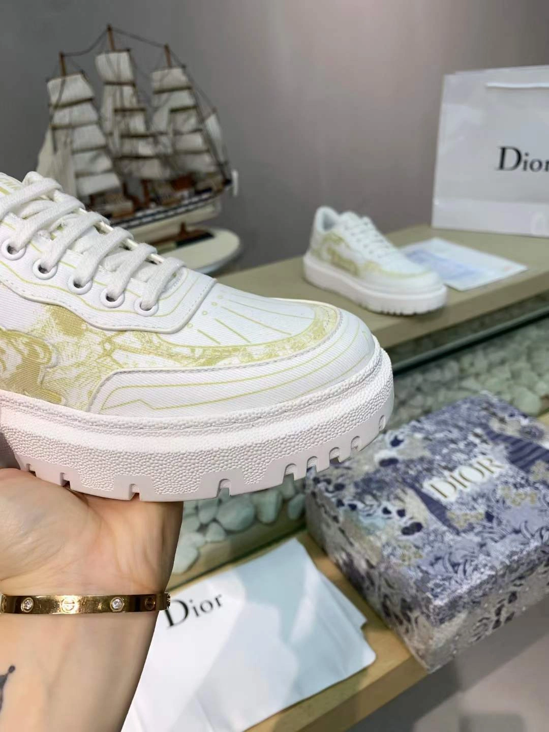 Men Women D*or Top Sneaker Bold 5786