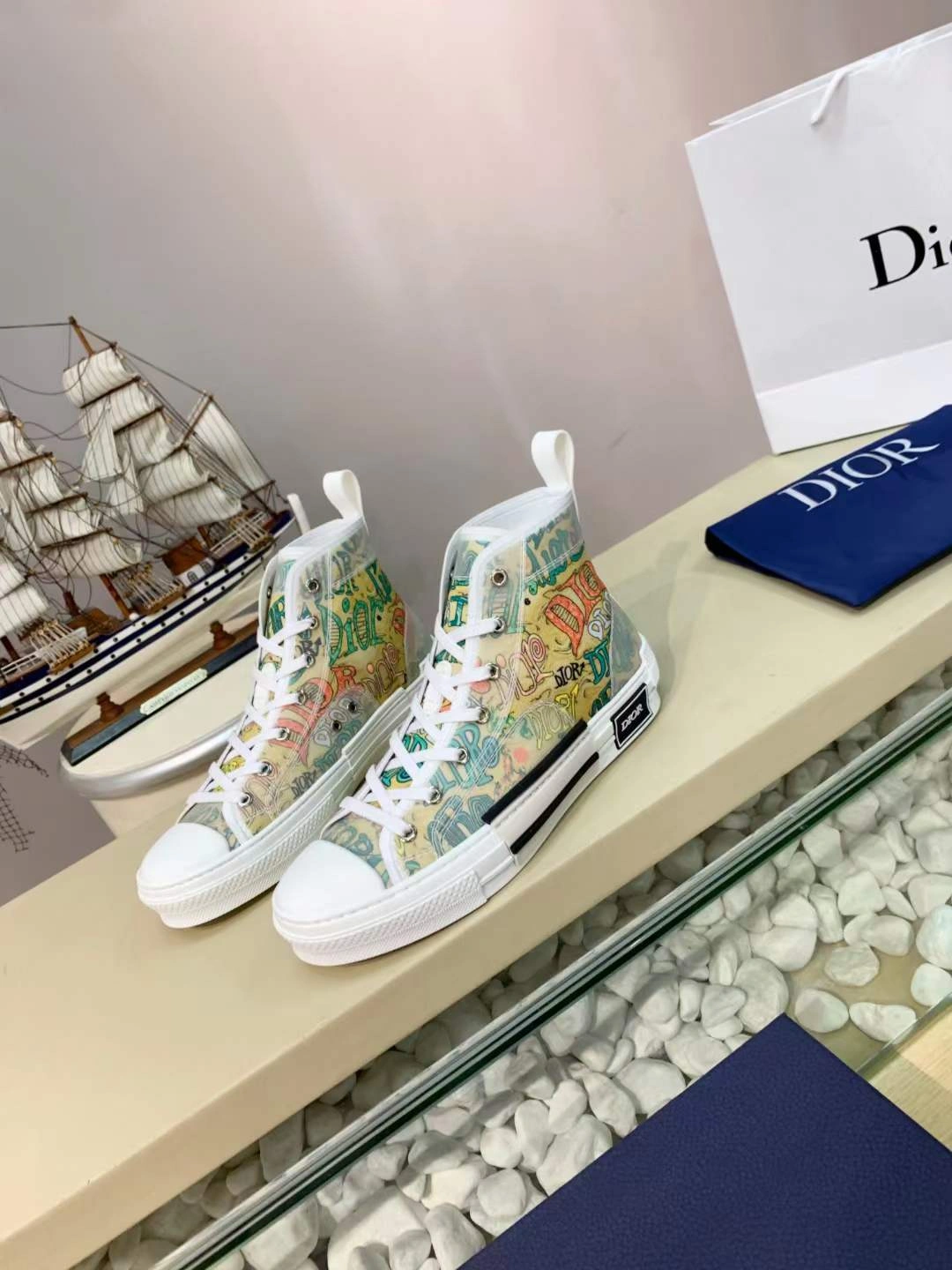 Sophisticated Men Women D*or Top Sneaker 5787
