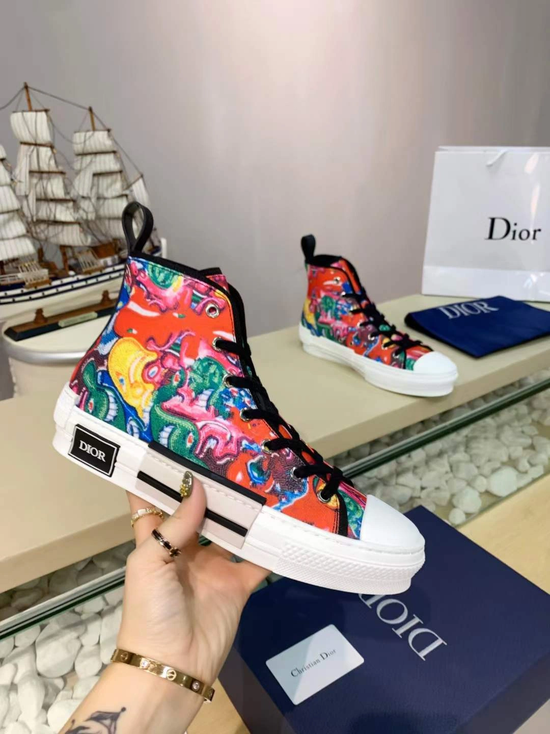 Sophisticated Men Women D*or Top Sneaker 5787